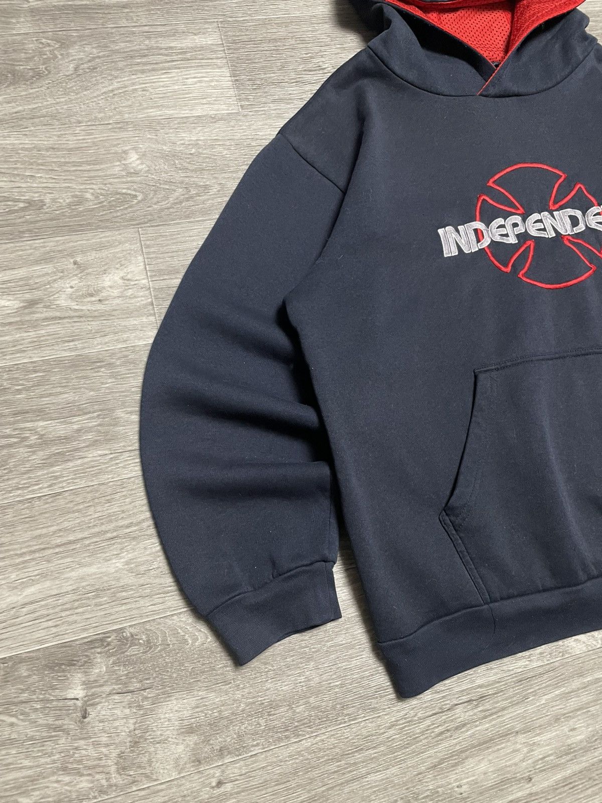 Independent Truck Co. Vintage Independent Skateboarding Hoodie Made In Australia Size US L / EU 52-54 / 3 - 4 Thumbnail