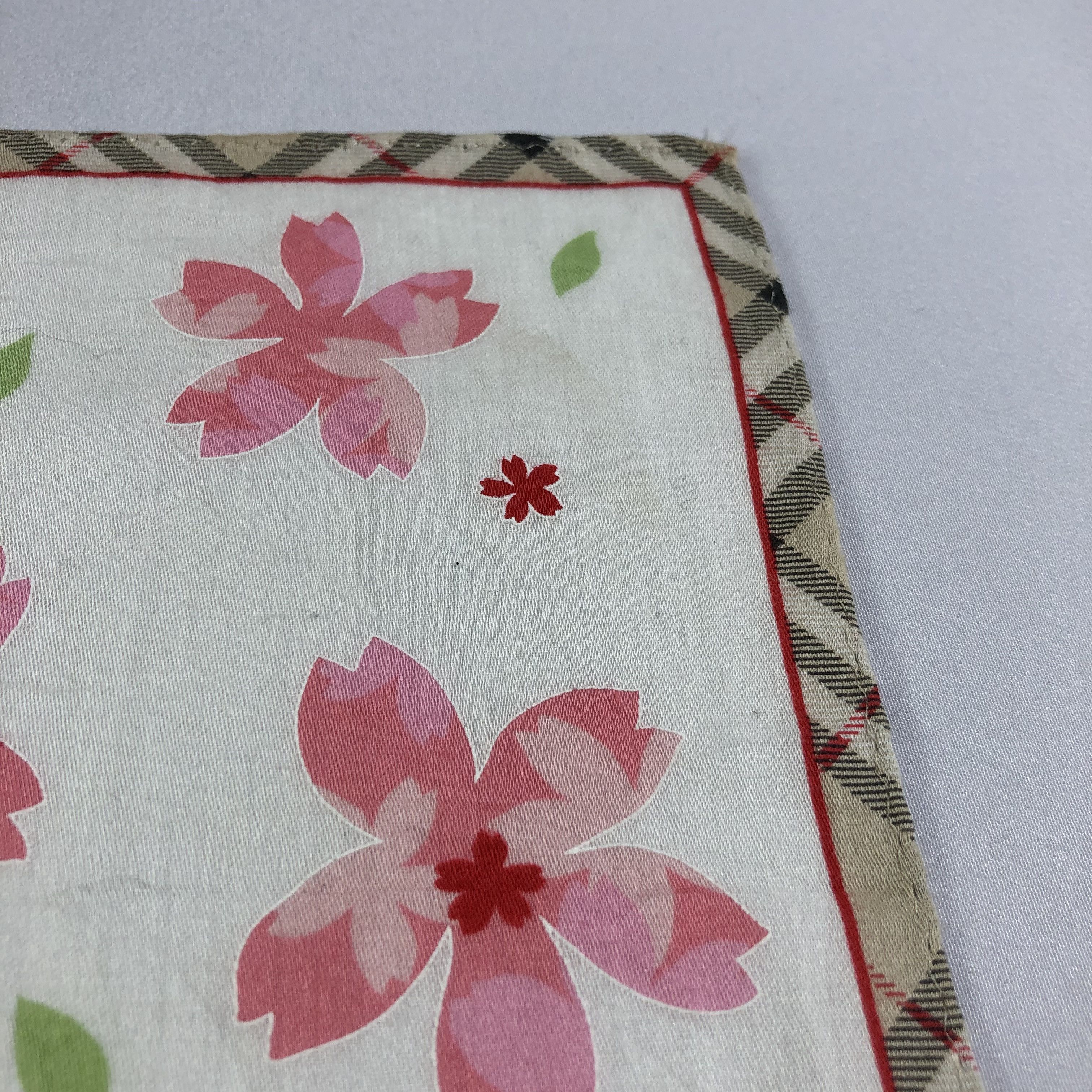 Burberry Burberry Handkerchief Neckerchief Bandana H2188 Size ONE SIZE - 7 Thumbnail