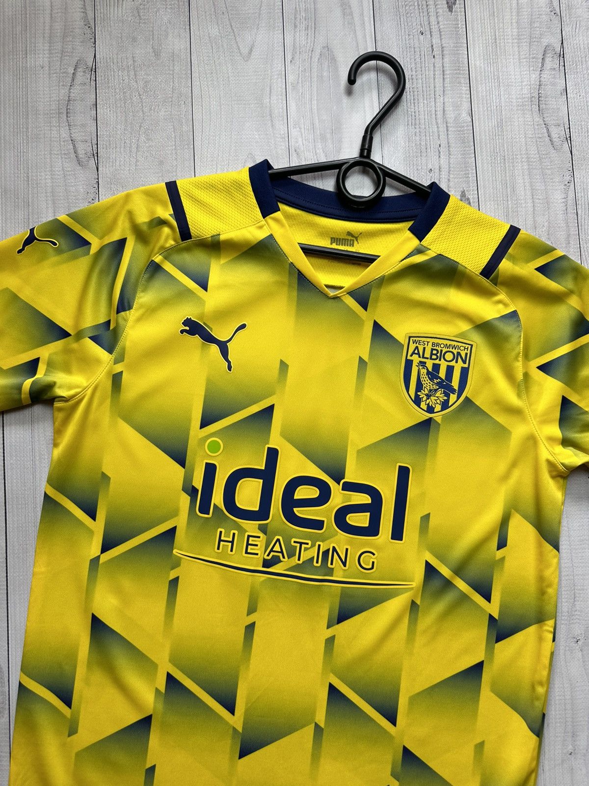 Puma Puma West Bromwich soccer jersey yellow size S rare Size US S / EU 44-46 / 1 - 2 Thumbnail