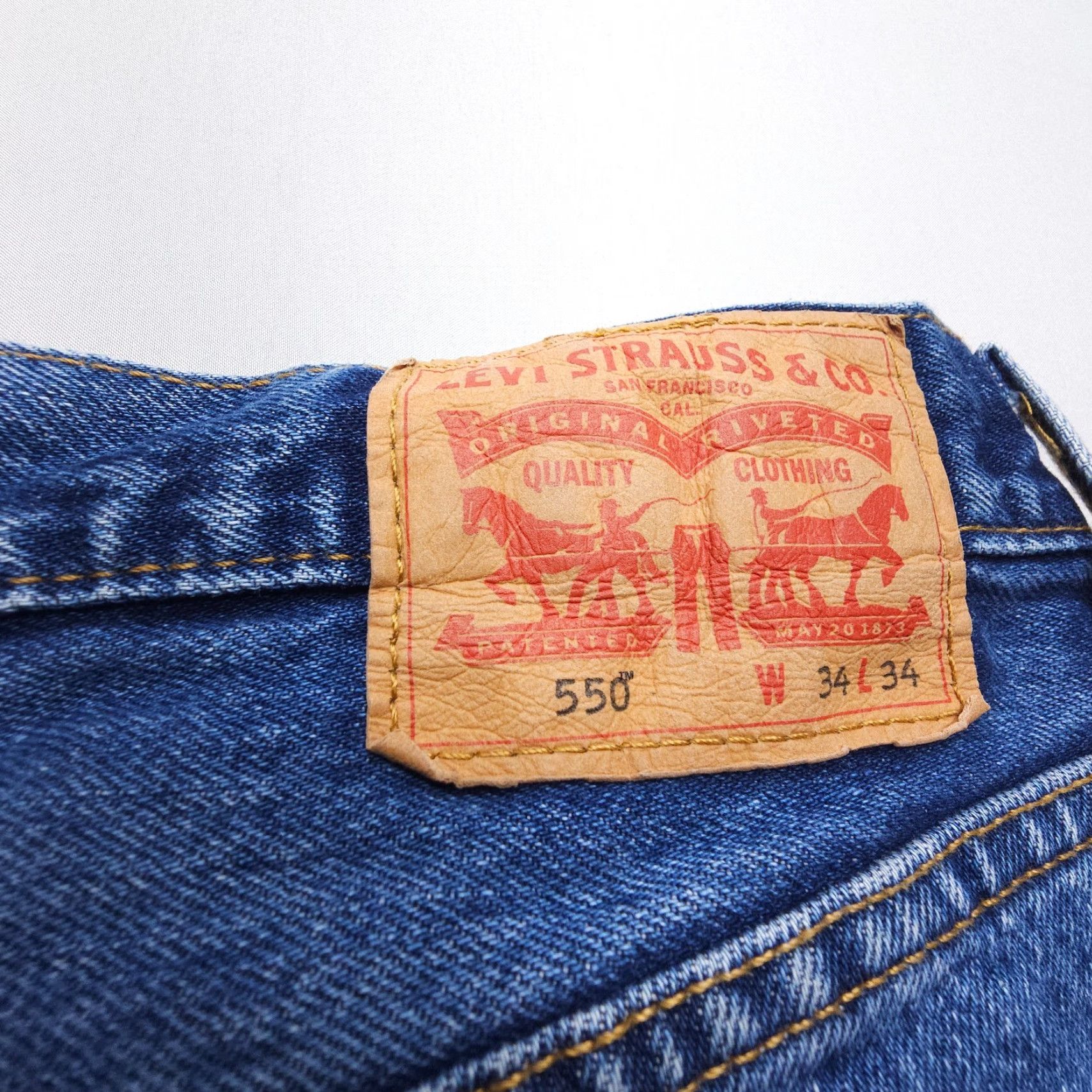 Levi's Levi's 550 Jeans Mens 34x34 Blue Denim Relaxed Tapered 5-Pocket Zip Regular Waist Medium Wash Vintage: No? Size US 34 / EU 50 - 6 Thumbnail