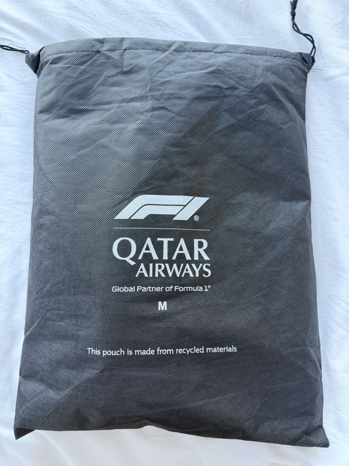Formula 1 Rare Formula 1 x Qatar Airways Size US 32 / EU 48 - 2 Thumbnail
