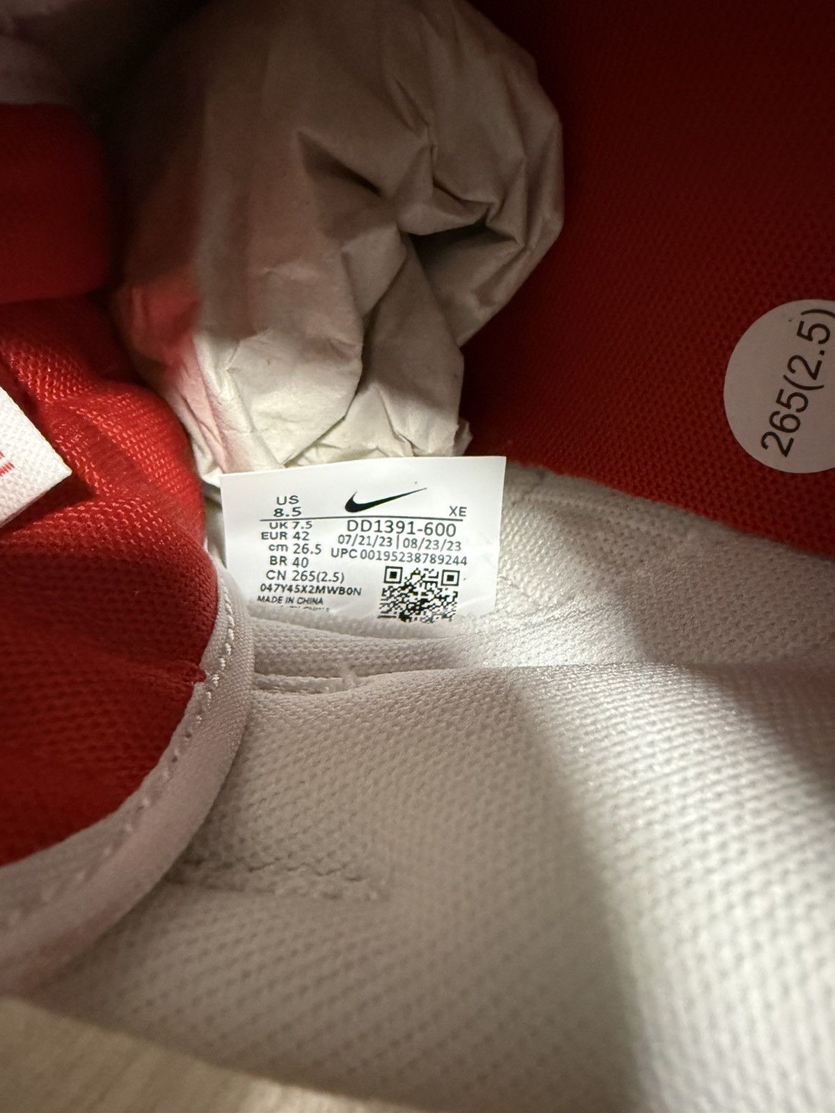 Nike Nike Dunk Low Championship Red Size US 8.5 / EU 41-42 - 8 Thumbnail