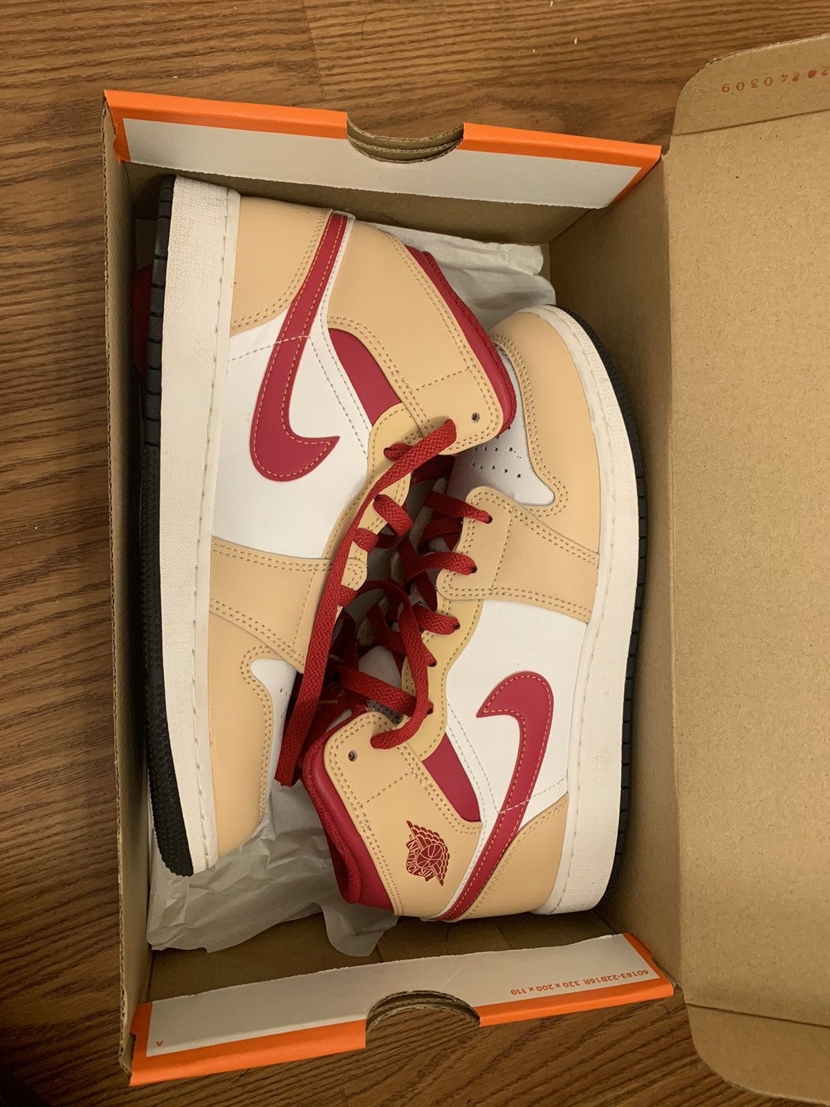 Jordan Brand × Nike Air Jordan 1 Mids Light Curry Size US 7 / EU 40 - 1 Thumbnail