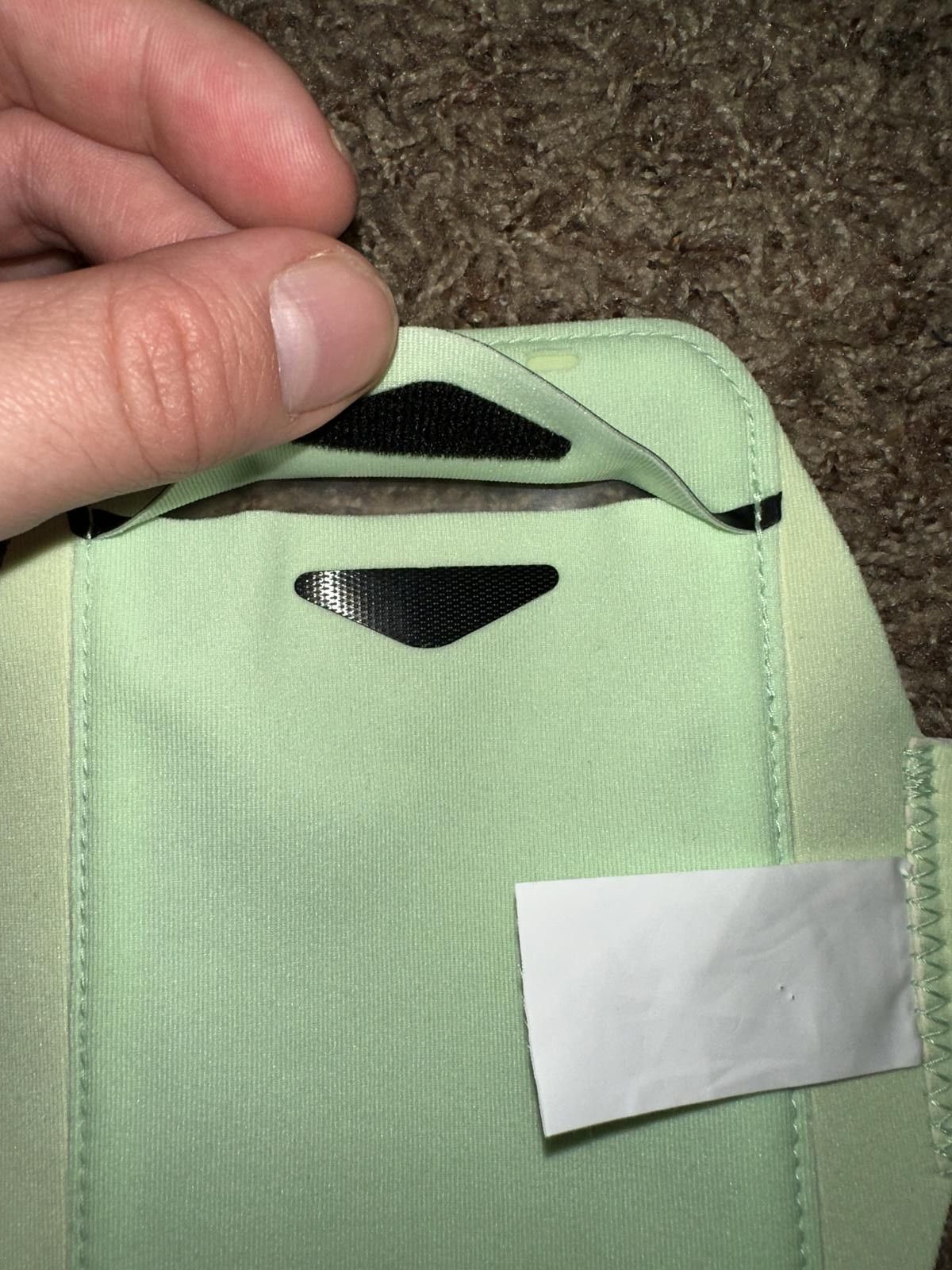 Nike Nike Lean Plus Armband Plus Light Neon Green Reflective Sample Size ONE SIZE - 4 Thumbnail