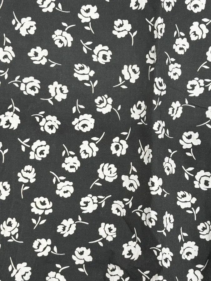 Dolce & Gabbana 2010s Dolce & Gabbana Black & White Floral Premium Shirt Size US M / EU 48-50 / 2 - 8 Thumbnail