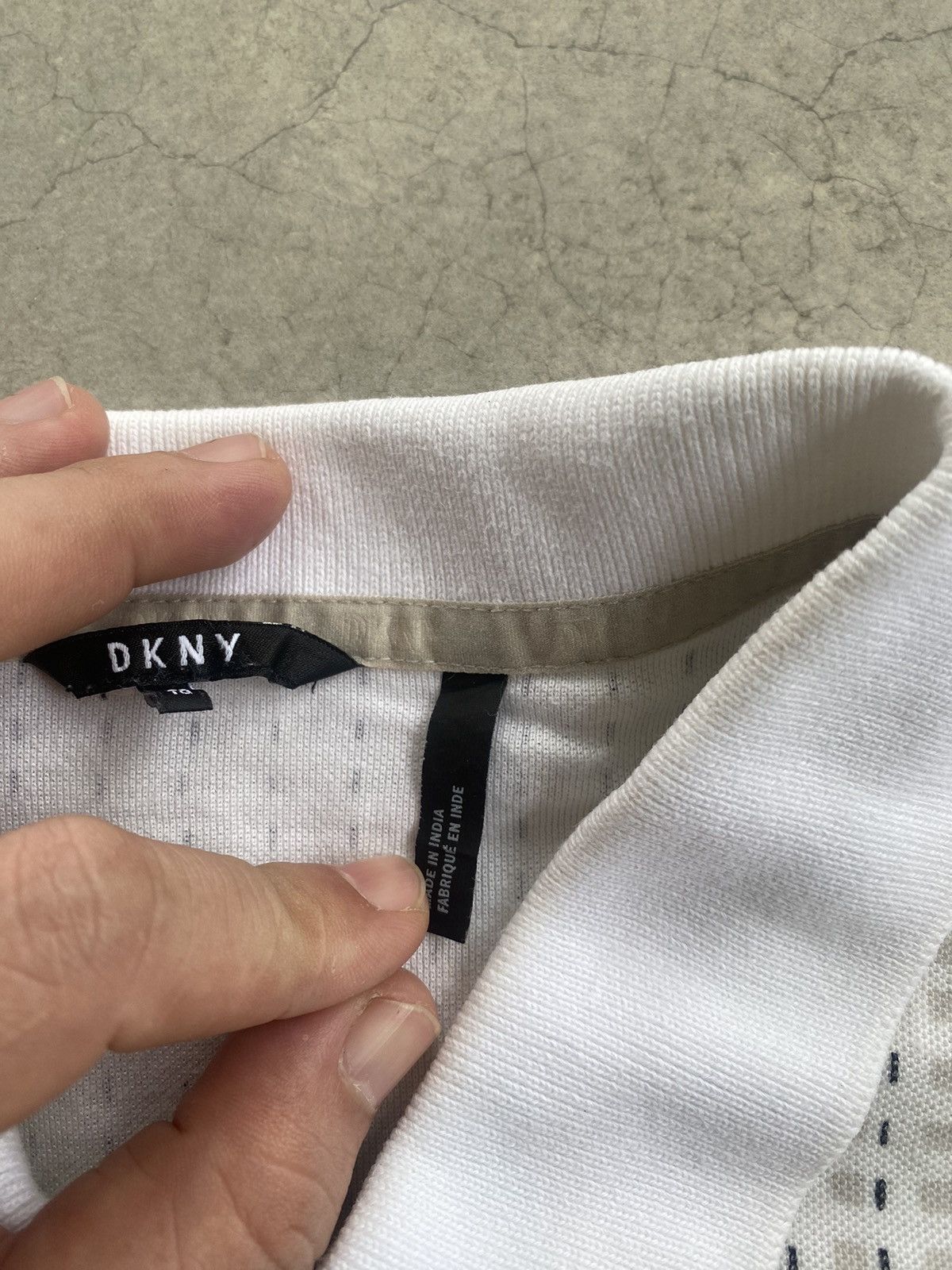 DKNY × Donna Karan VINTAGE DKNY TEE FALL 2019 POLO TEE Size US XL / EU 56 / 4 - 4 Thumbnail