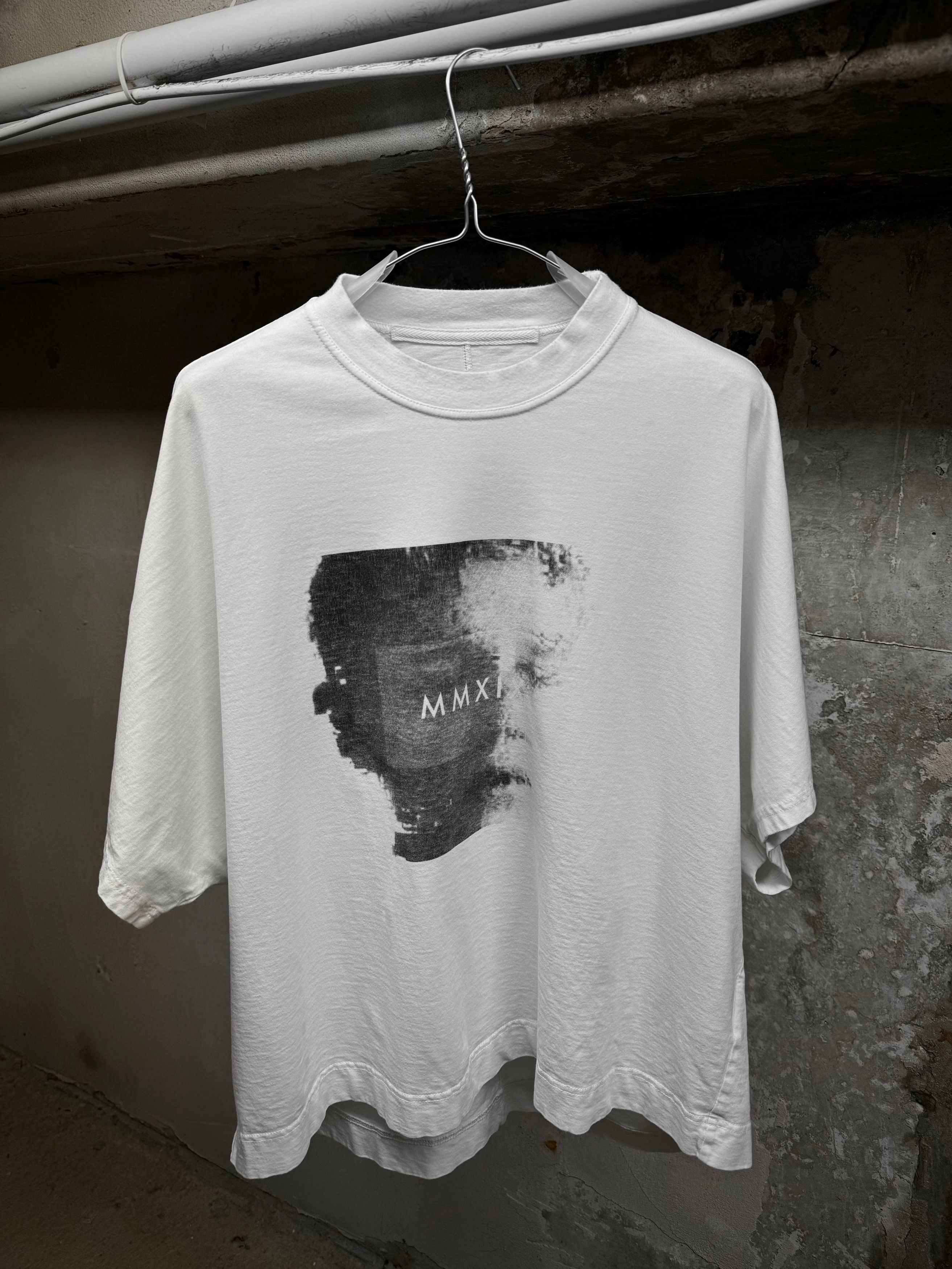 Julius Julius BEELZEBUB White Graphic Raglan T-shirt Size US M / EU 48-50 / 2 - 1 Thumbnail