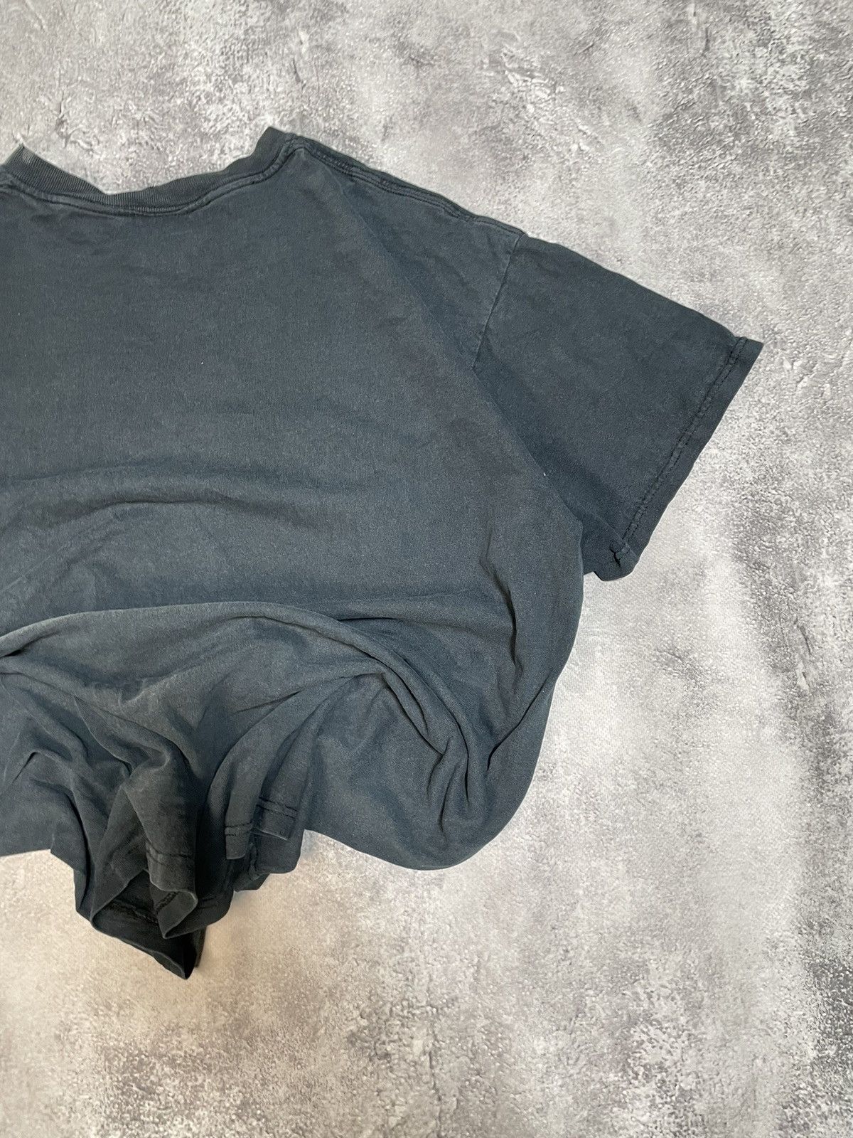 Band Tees Vintage 2005 The Beatles tee sun faded big logo size XL Size US XL / EU 56 / 4 - 10 Thumbnail