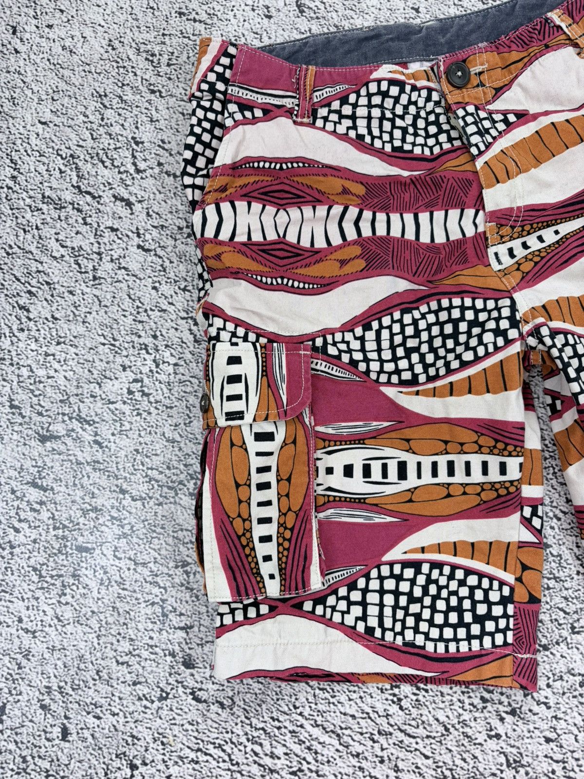 Desigual Desigual Tribal Print Cargo Shorts Men's Size 30 Vintage Y2K Size US 30 / EU 46 - 2 Thumbnail