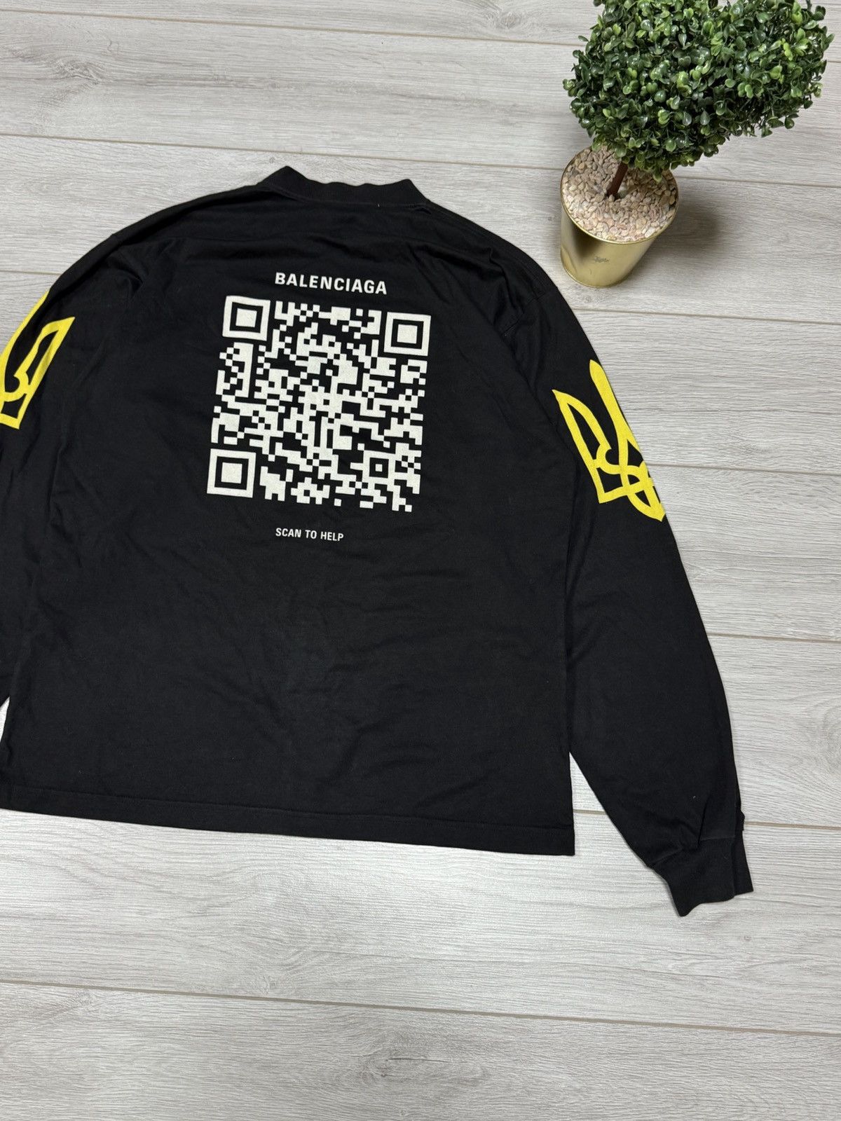 Balenciaga Balenciaga Ukraine Support long sleeve Tee united24 flag Size US M / EU 48-50 / 2 - 3 Thumbnail