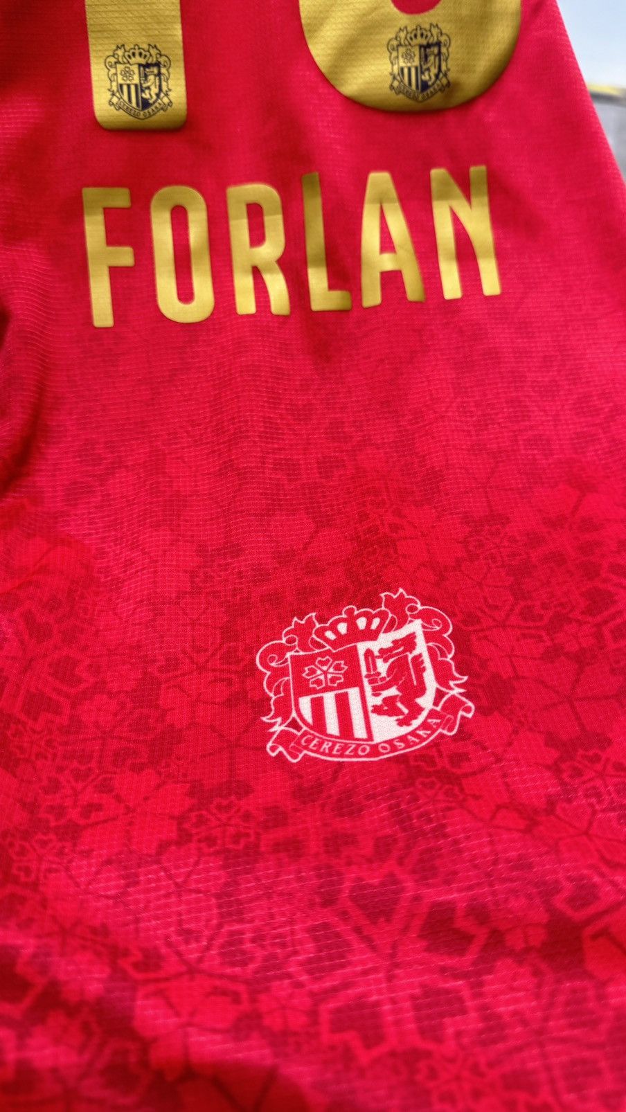 Puma Osaka cerezo 2015 home shirt #10 Forlan (bnwt) Size US L / EU 52-54 / 3 - 8 Thumbnail