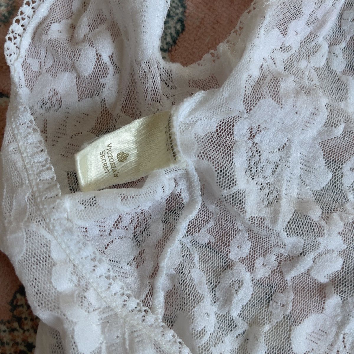 Victoria's Secret Victoria’s Secret 1980s Semi-Sheer White Lace Bodysuit (S) Size S / US 4 / IT 40 - 9 Thumbnail