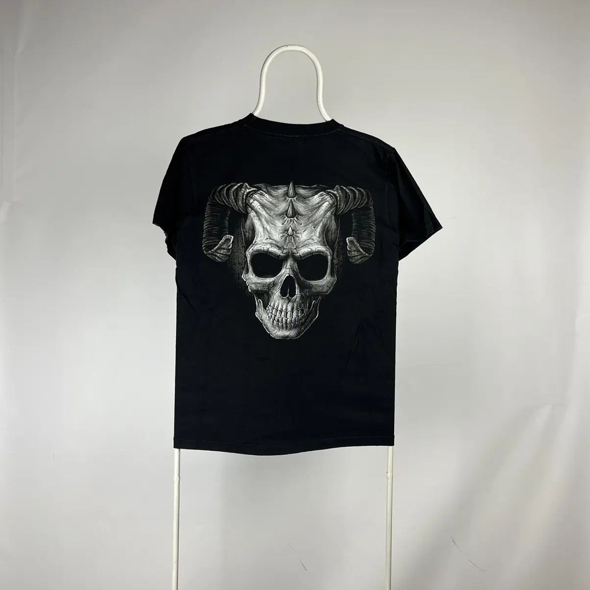 Band Tees Vintage Skulls Tshirt size Medium rock band Size US M / EU 48-50 / 2 - 2 Thumbnail