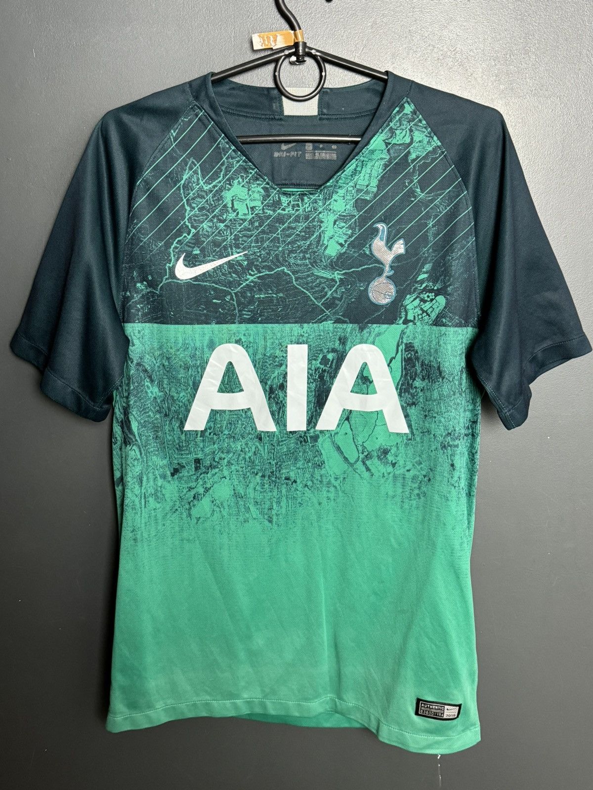 Nike Tottenham Hotspur 18/19 Third Football Jersey Size US S / EU 44-46 / 1 - 1 Thumbnail