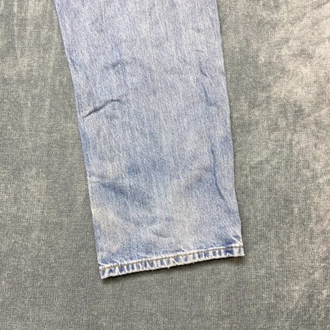 Denime Kirkland Jeans Mens 36x30 Blue Denim Light Wash Straight Leg Distressed Jeans Size US 36 / EU 52 - 2 Thumbnail