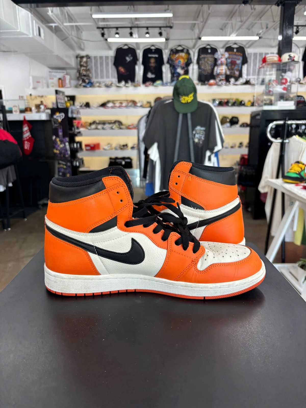 Jordan Brand × Nike Air Jordan 1 Reverse Shattered Backboard Sz. 12 (2016) Size US 12 / EU 45 - 4 Thumbnail