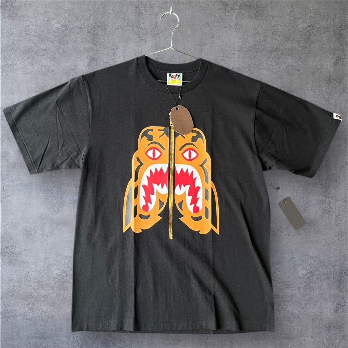 BRAND NEW BAPE TIGER TEE “BLACK” SIZE L