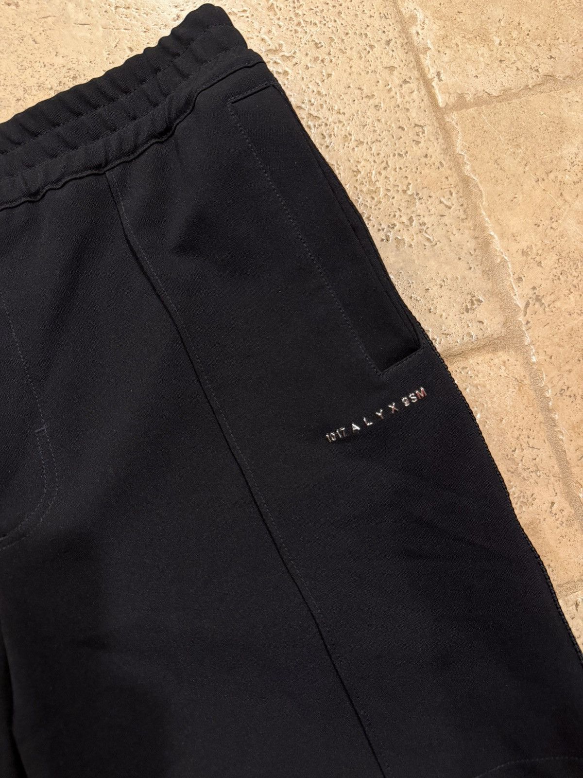 1017 ALYX 9SM 1017 Alyx 9SM Black Tuxedo Stripe Silver Logo Shorts Size US 34 / EU 50 - 4 Thumbnail