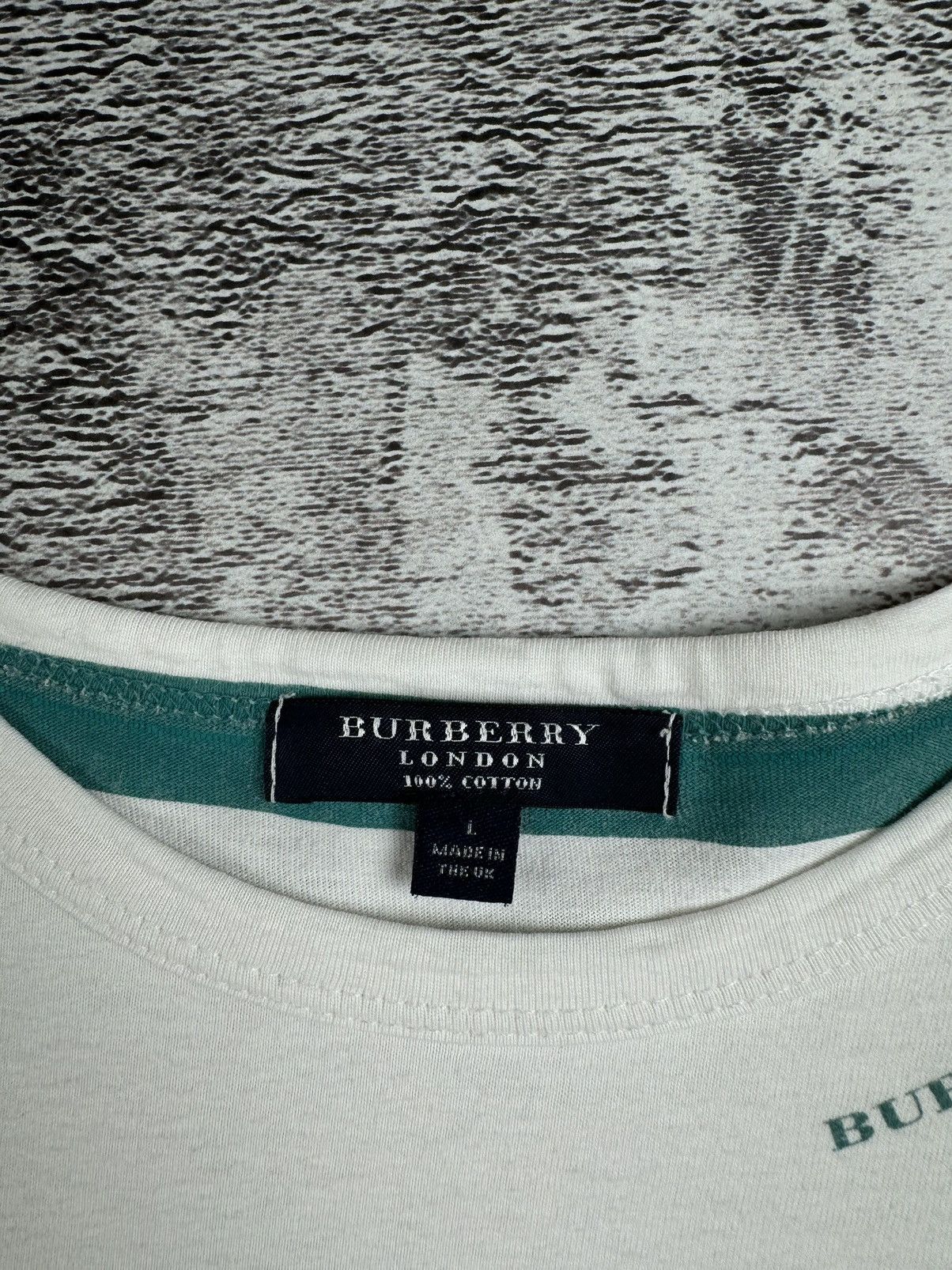 Burberry Burberry London 100% Cotton Basic Mini Neck Logo T Shirt Size US L / EU 52-54 / 3 - 7 Thumbnail