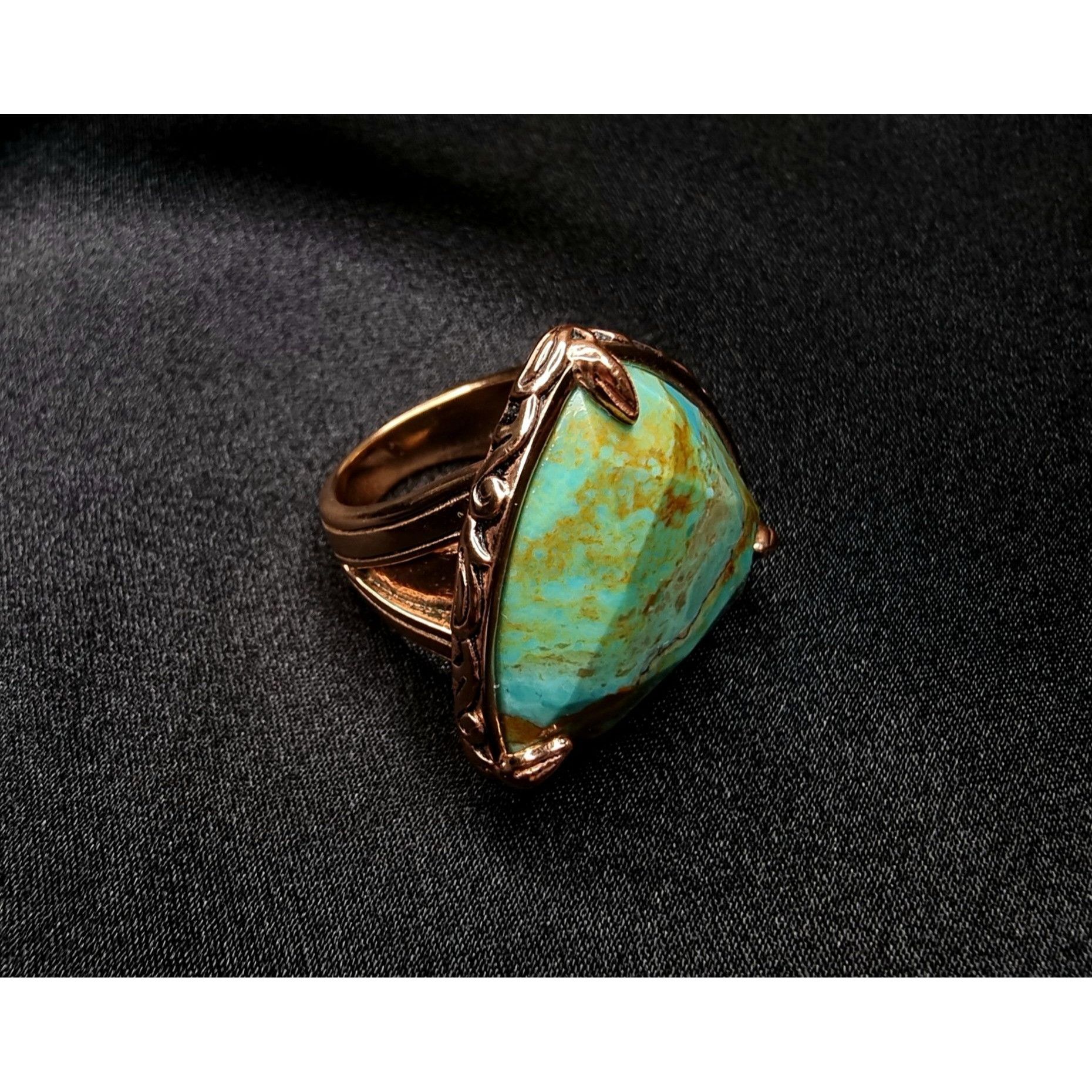Vintage Genuine Turquoise Copper Ring Barse Thailand Size 6.5 Triang Size ONE SIZE - 4 Thumbnail