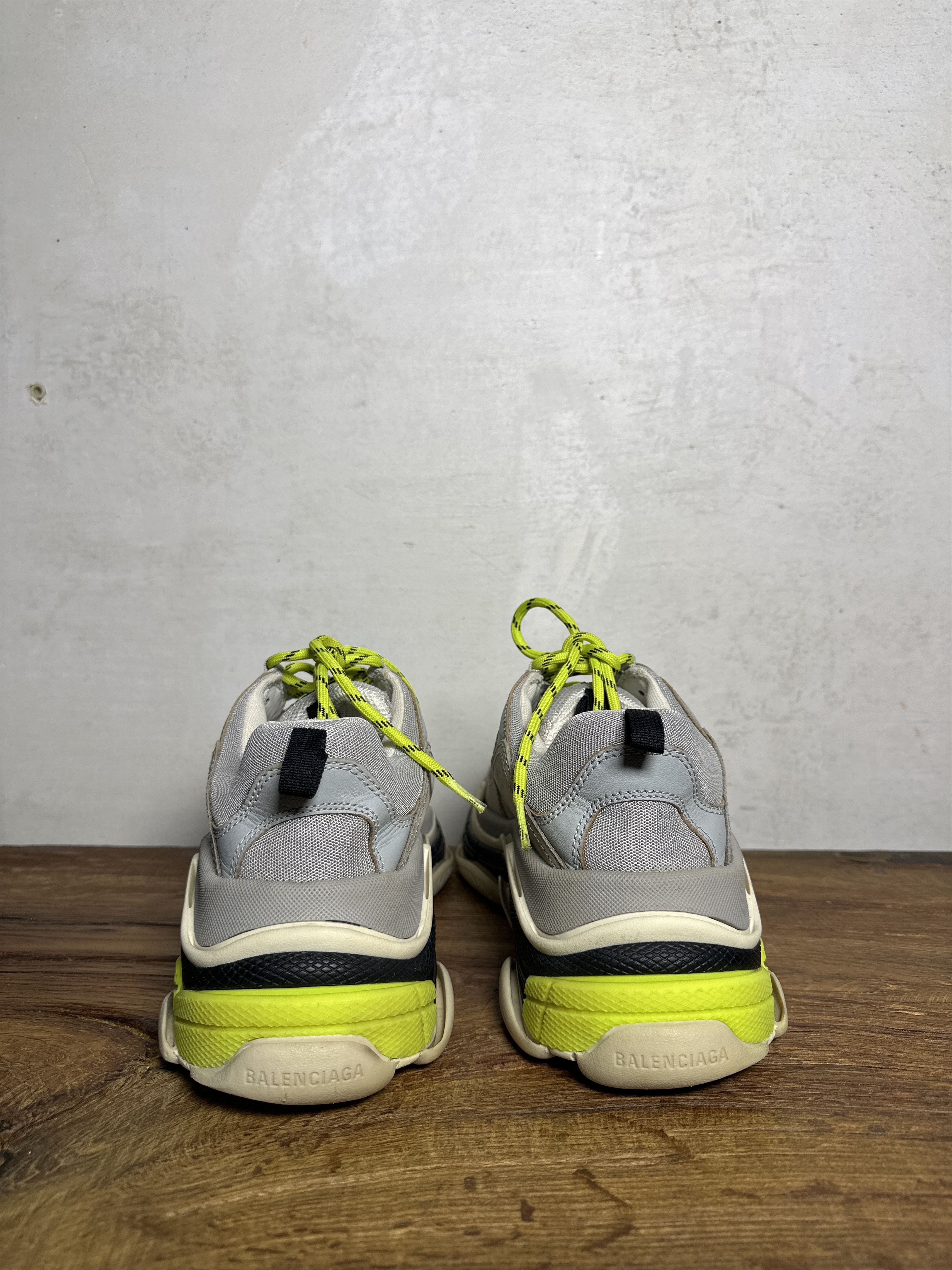 Balenciaga Balenciaga Triple S Sneakers Grey Neon Size US 9 / EU 42 - 4 Thumbnail