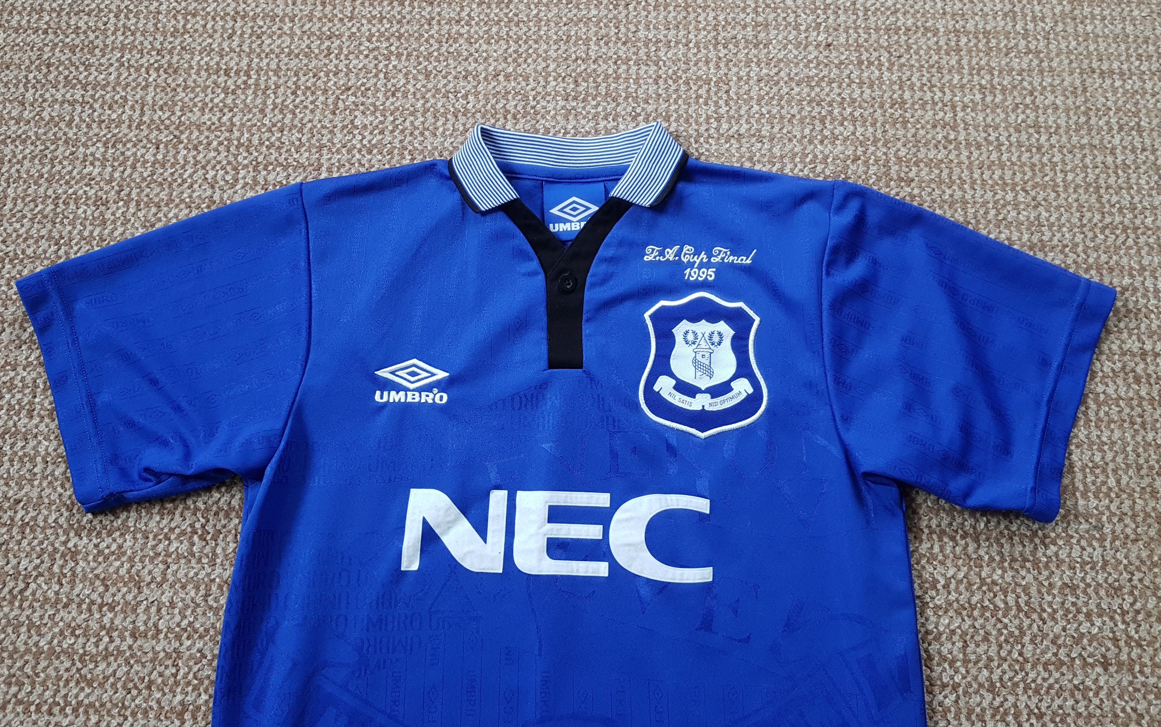 Umbro Vintage Umbro Everton 1995 Retro Football Soccer Jersey NEC Size US S / EU 44-46 / 1 - 2 Thumbnail