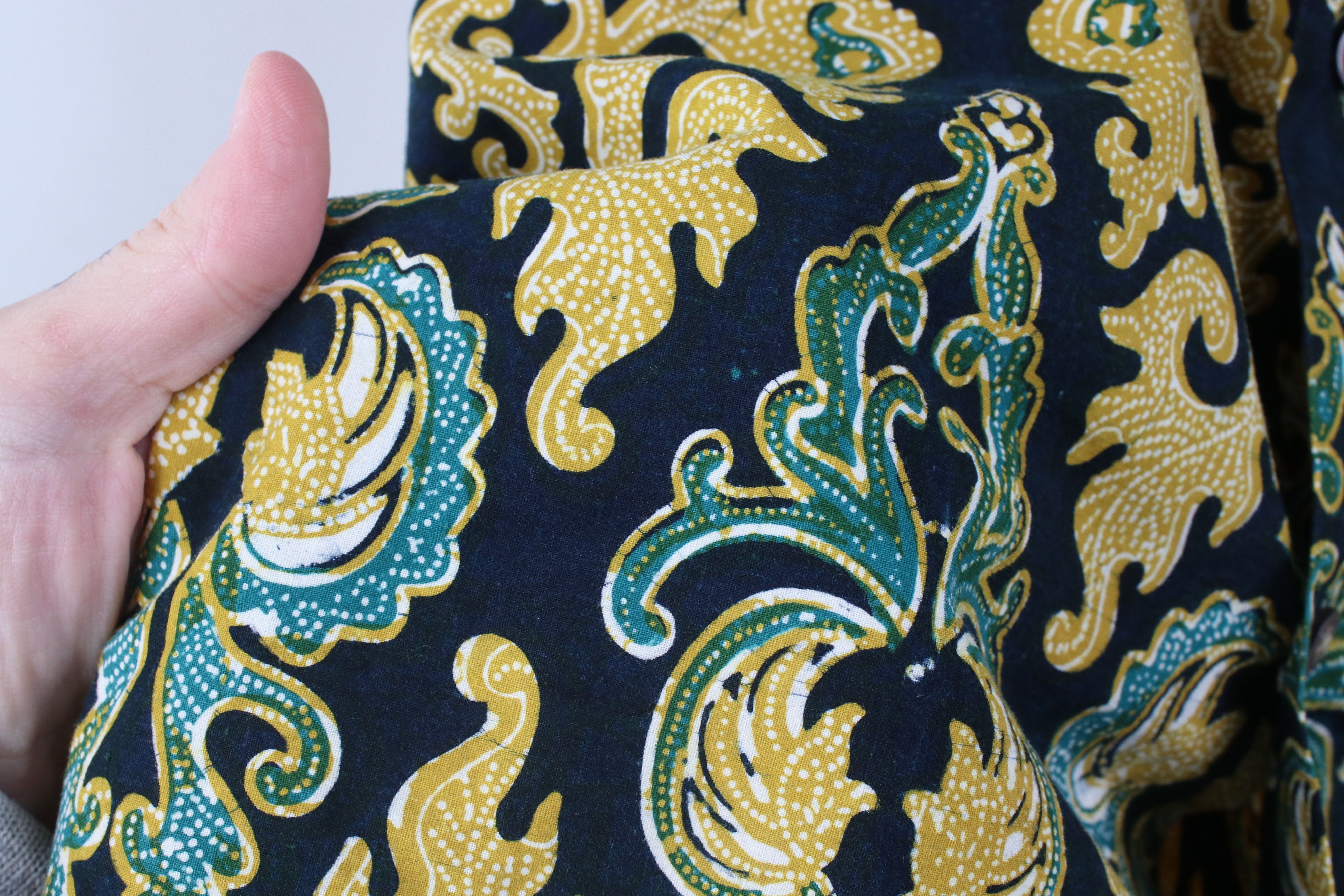 Vintage Vintage 70s Streetwear Geometric Short Sleeve Button Shirt Size US XL / EU 56 / 4 - 7 Thumbnail