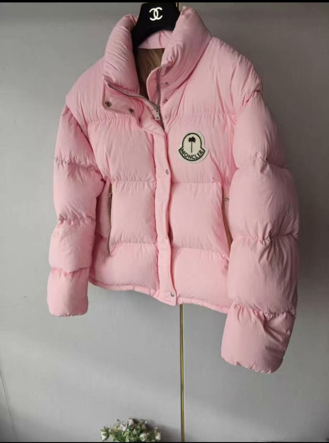 Moncler Moncler Women's Down Jacket Size M / US 6-8 / IT 42-44 - 1 Thumbnail