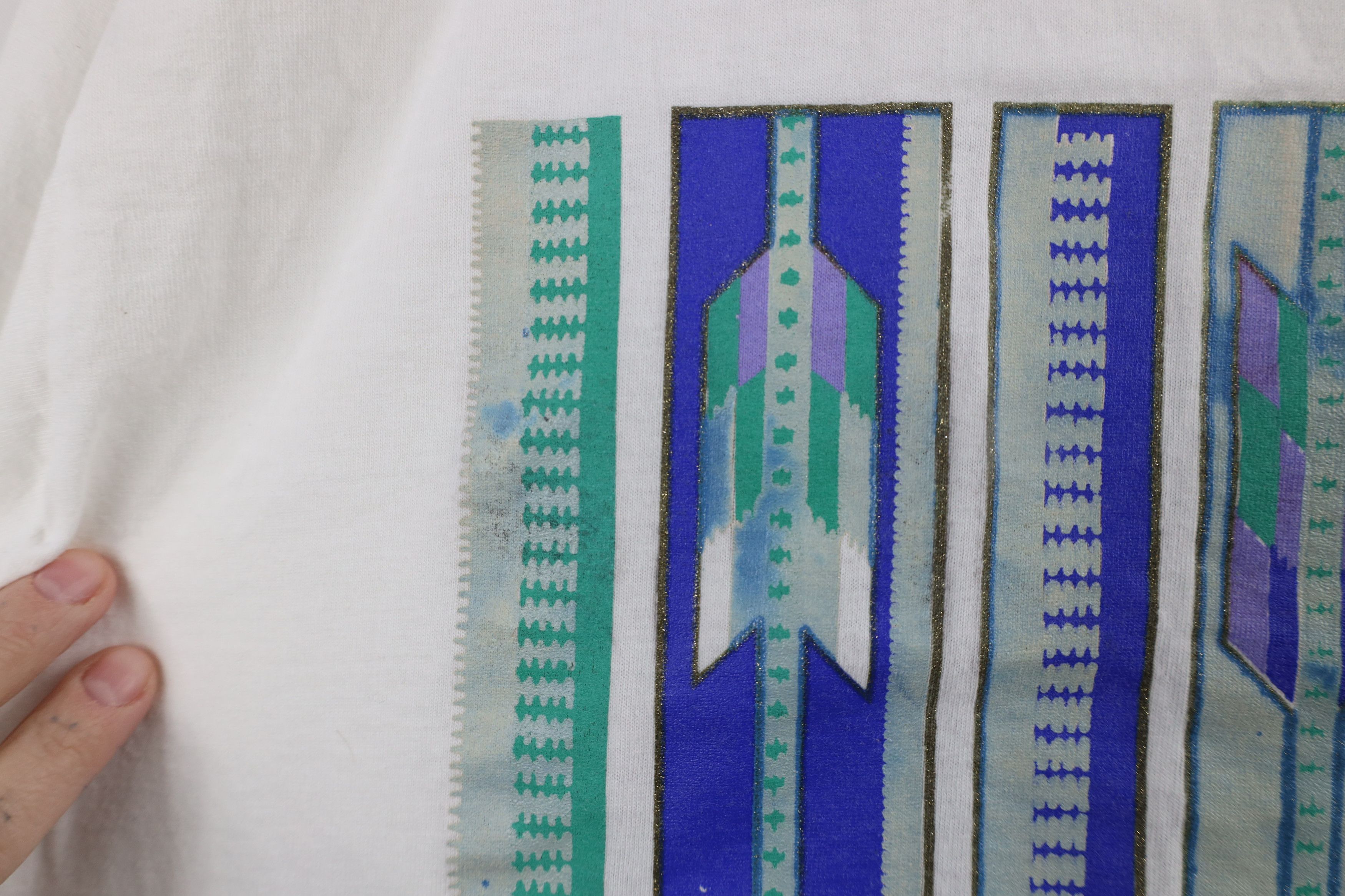Vintage Vintage 90s Streetwear Arizona Southwestern Arrow T-Shirt Size US L / EU 52-54 / 3 - 5 Thumbnail