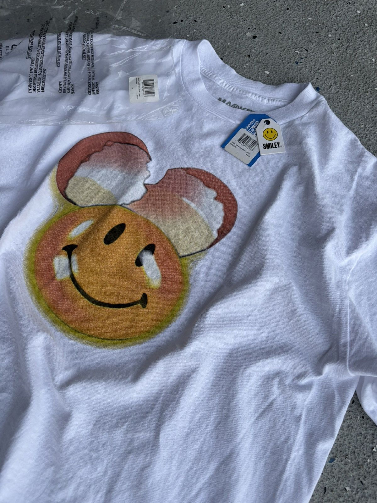 Market (NWT) Market Studios Smiley "This Is Your Brain" Tee Size US XL / EU 56 / 4 - 8 Thumbnail