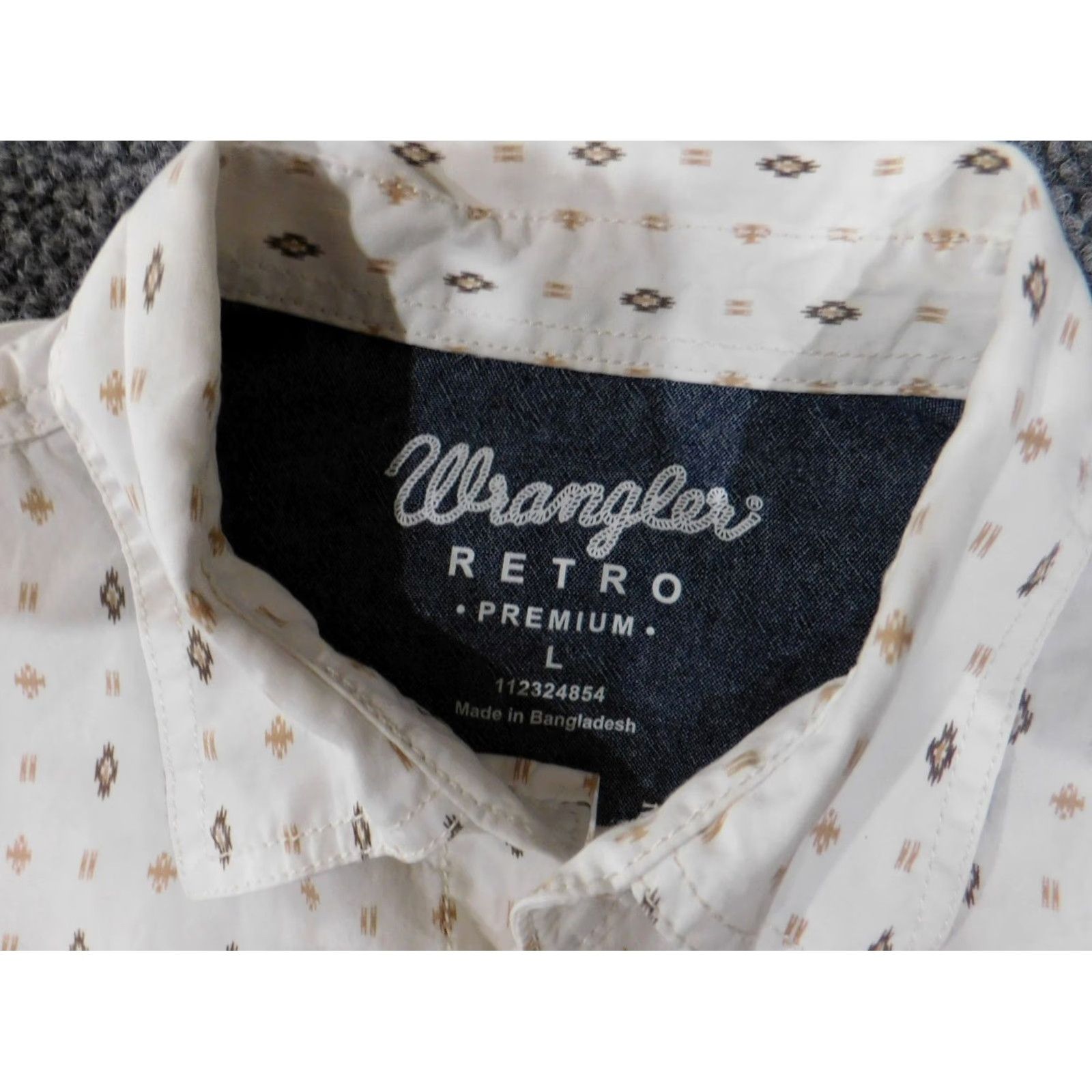 Wrangler VINTAGE Wrangler Retro Shirt Mens L White Western Aztec Long Sleeve Button Front Collared Plaid Logo Western Size US L / EU 52-54 / 3 - 6 Thumbnail