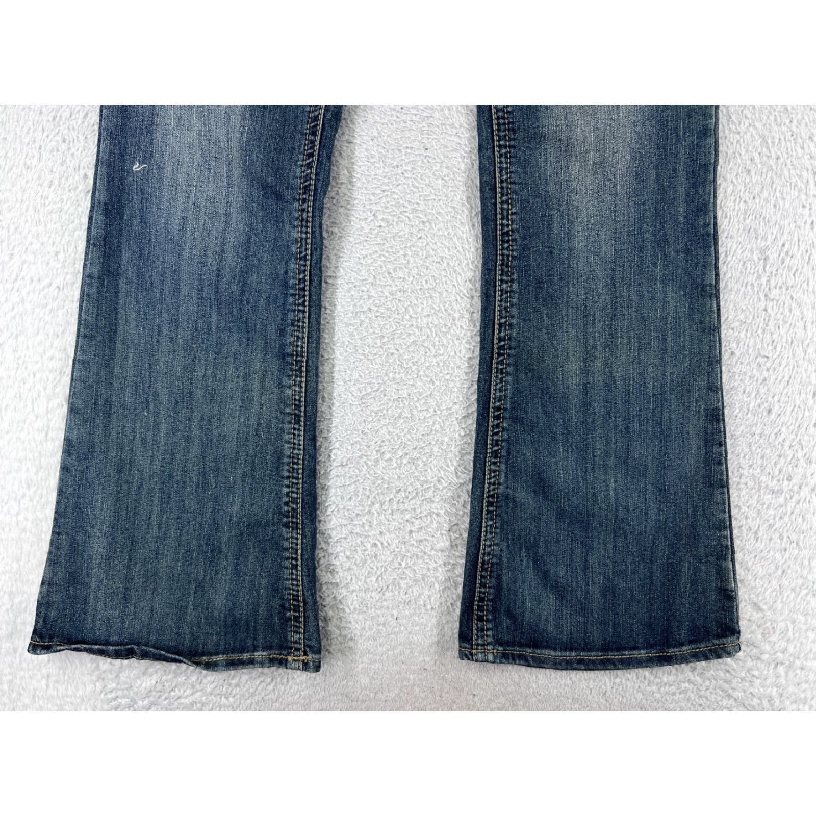Mossimo Mossimo Jeans Womens 17 Denim Blue Flared Medium Wash 5-Pocket Cotton Blend Stretch Size 38" / US 16 / IT 52 - 5 Thumbnail