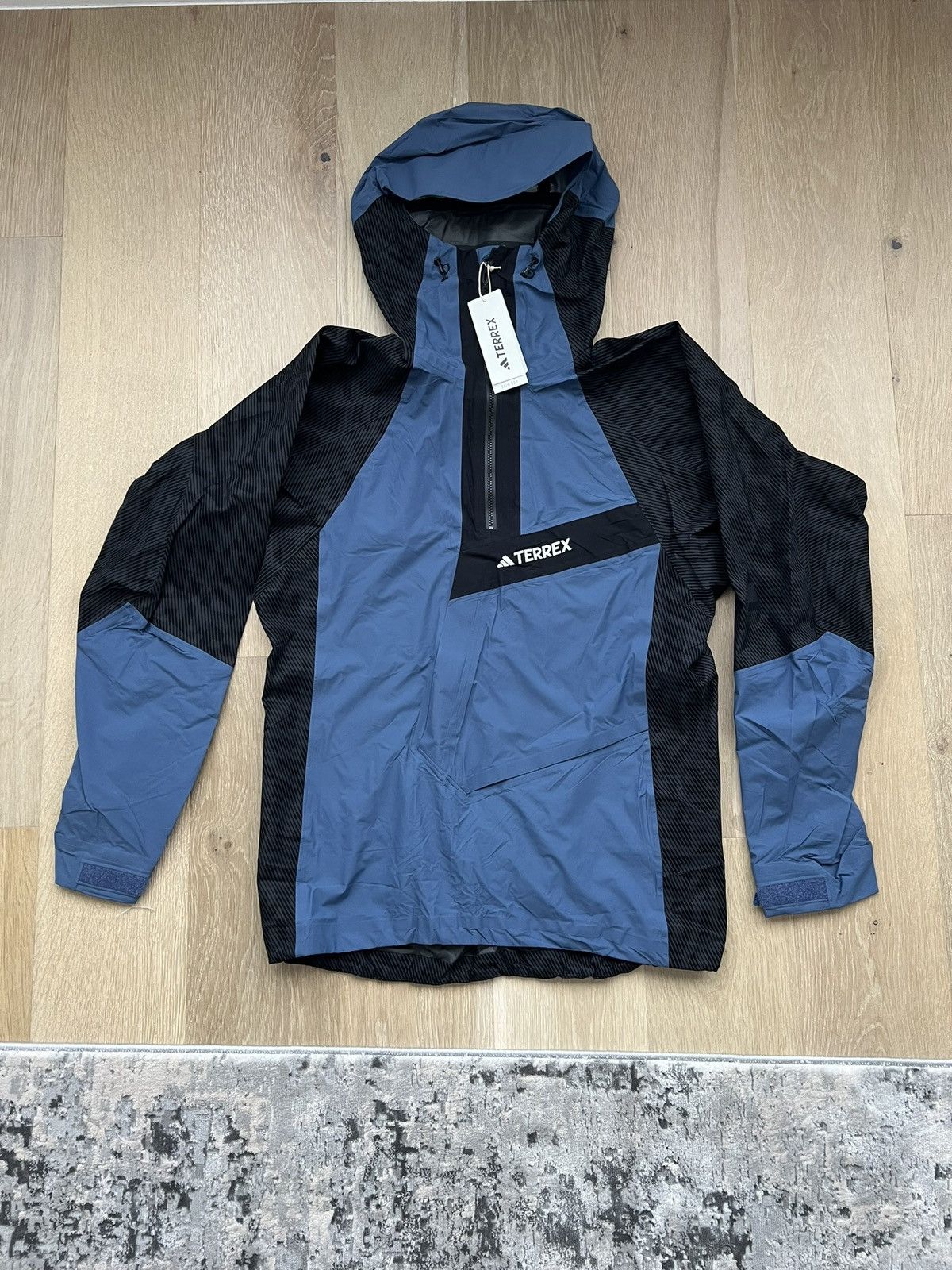 Adidas Adidas terrex Wind breaker blue and grey Size US M / EU 48-50 / 2 - 1 Thumbnail