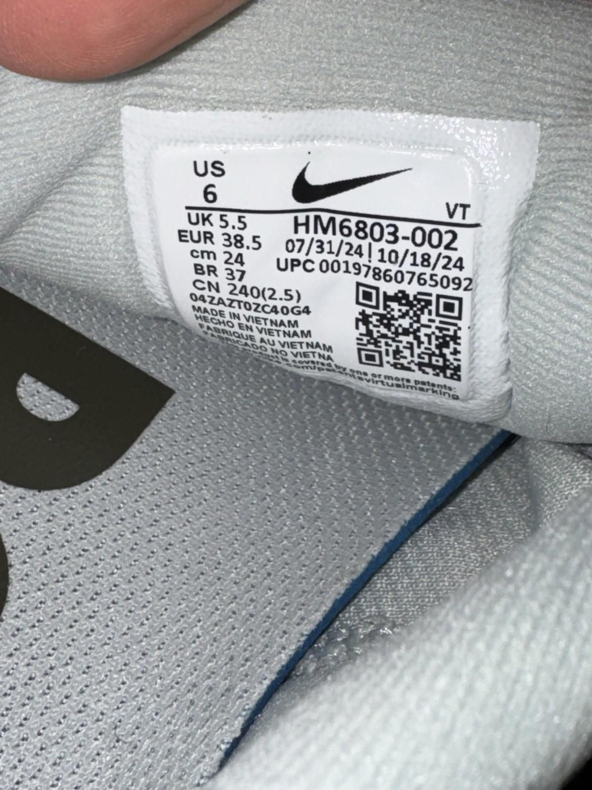 Nike MEN's 6 - Nike Vomero 18 Light Silver College Grey Size US 6 / EU 39 - 8 Thumbnail