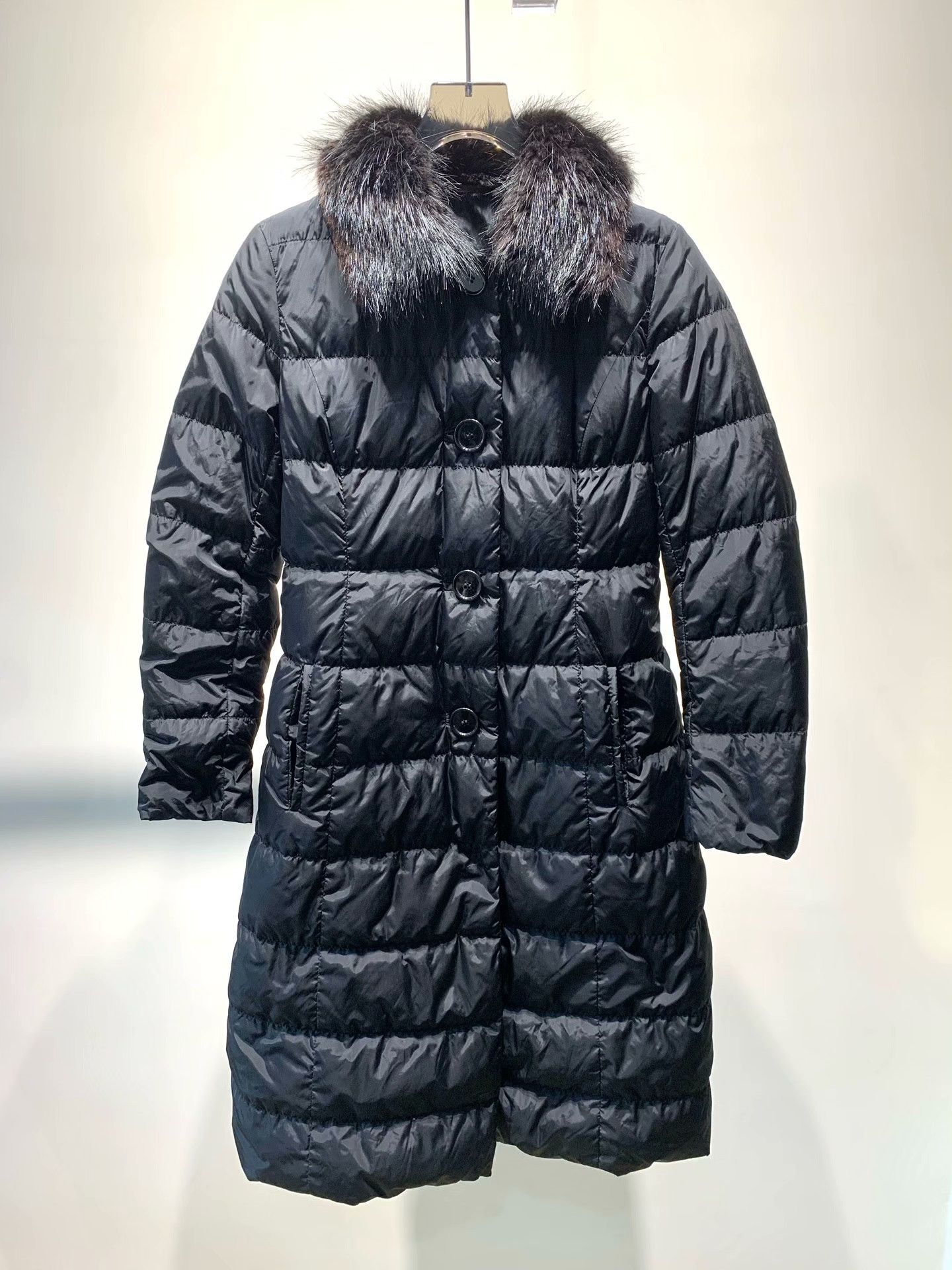 Prada Prada Down Down Jacket 40 Women Size M / US 6-8 / IT 42-44 - 1 Thumbnail