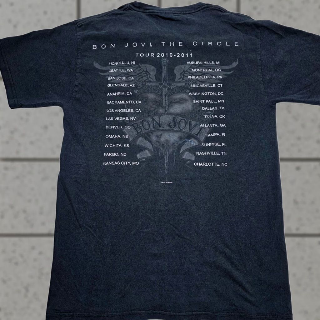 Hanes VINTAGE Bon Jovi World Tour 2010 T-shirt Black Faded Men's Size Small Y2k Size US S / EU 44-46 / 1 - 1 Thumbnail