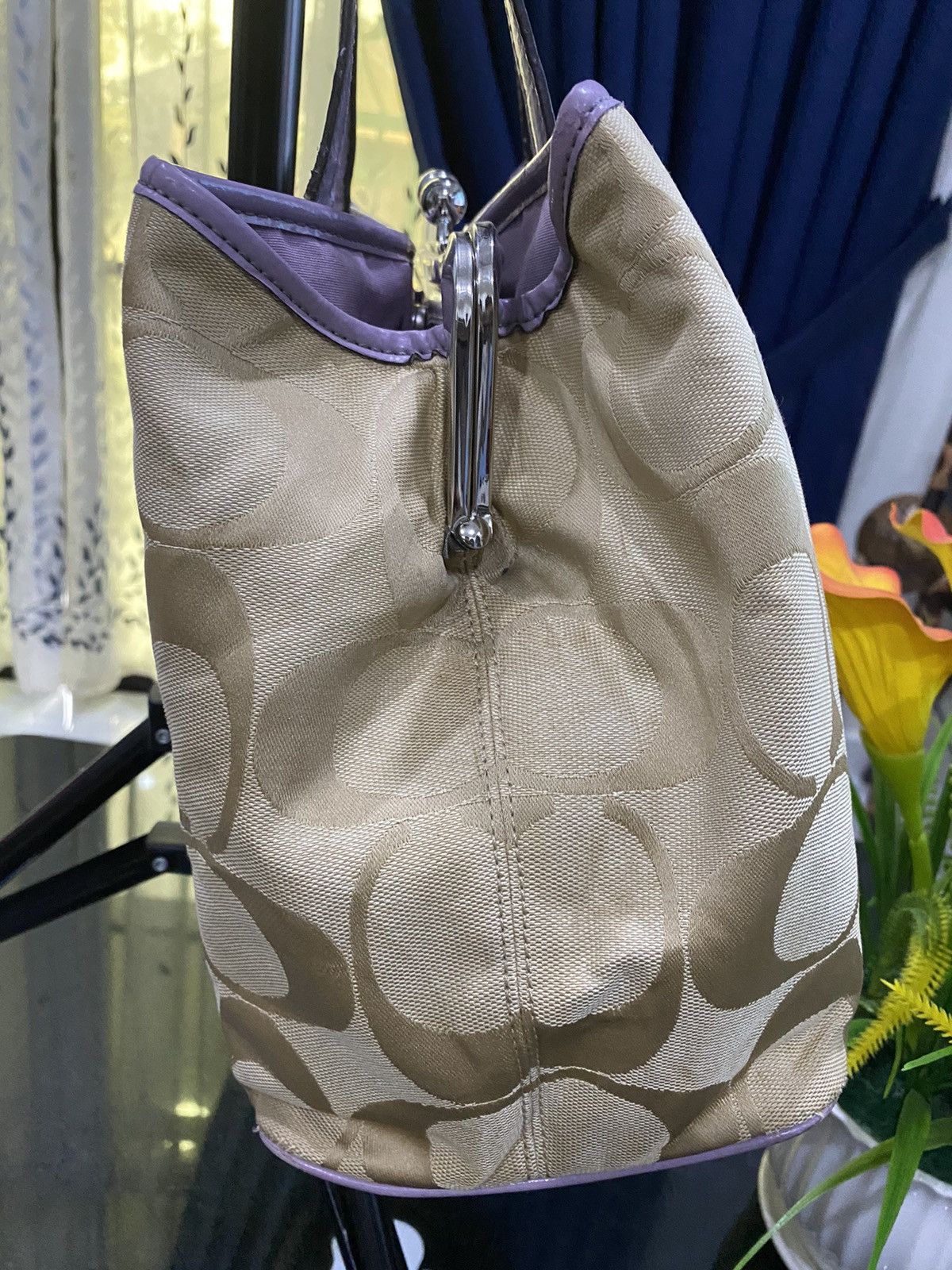Coach Lavendar & Tan Coach Kiss Lock Purse Size ONE SIZE - 12 Thumbnail