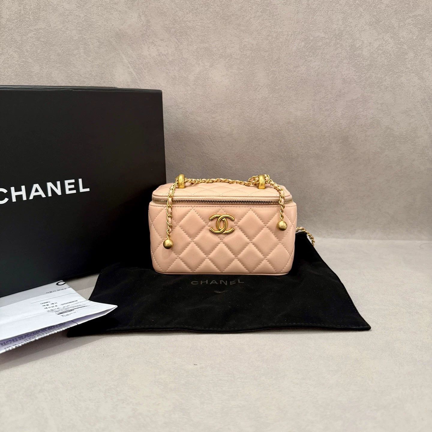 Chanel Pre-loved Bag Very good condition Size ONE SIZE - 1 Thumbnail