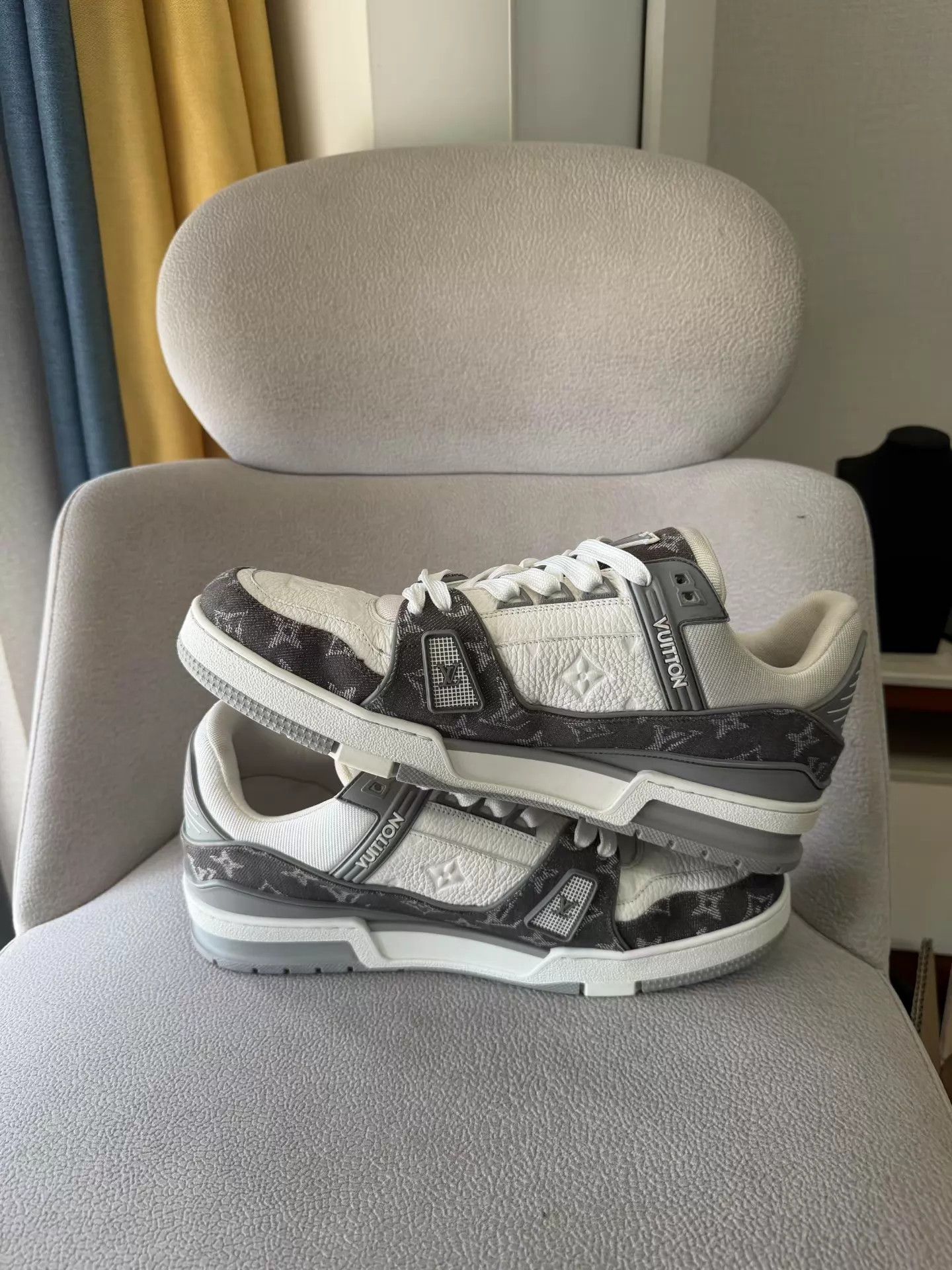 Louis Vuitton Louis Vuitton Gray/White Denim Trainer 98 New 43 Size US 10 / EU 43 - 4 Thumbnail