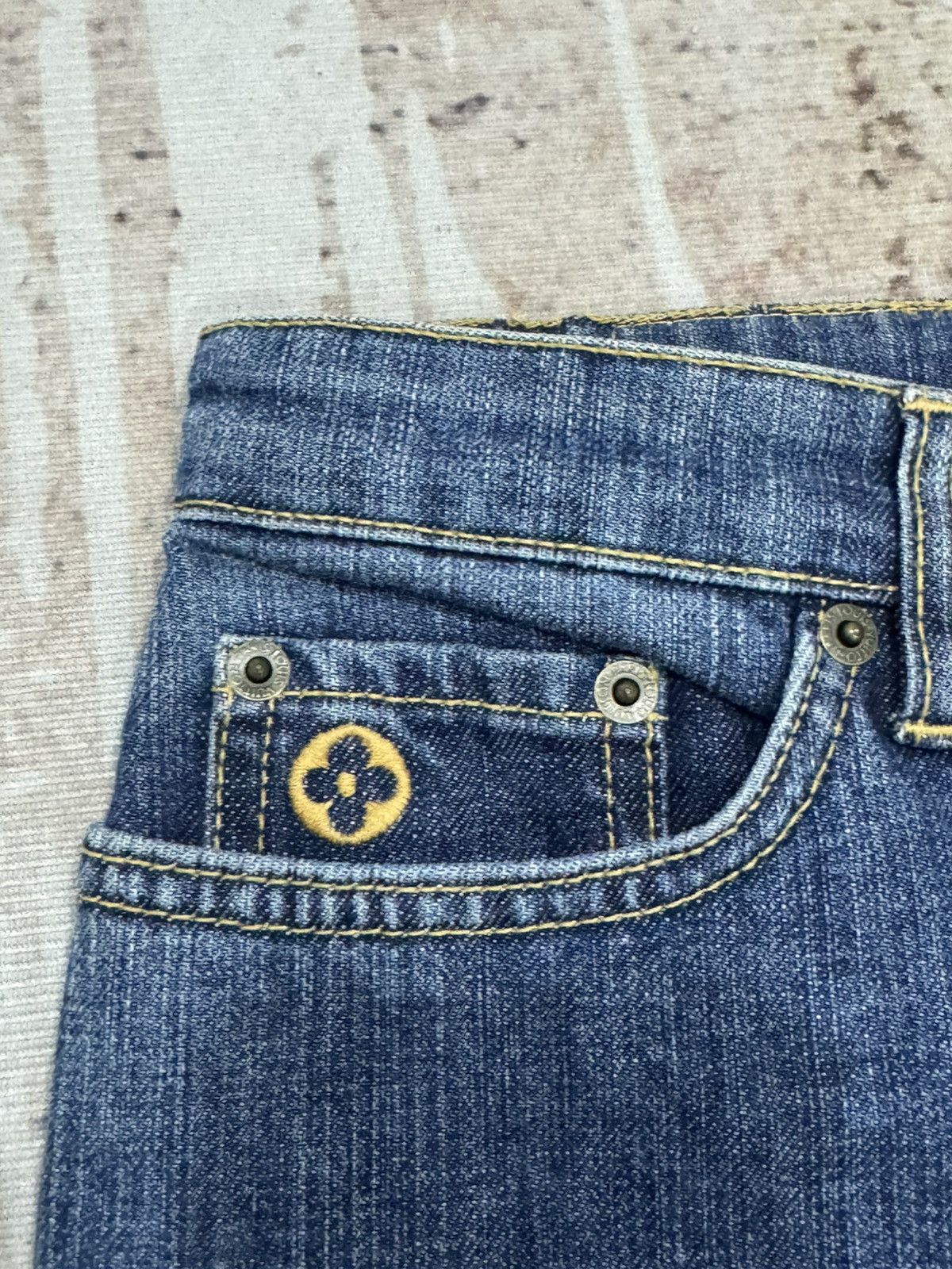 Louis Vuitton vintage LV jeans made in Italy Size US 29 - 5 Thumbnail