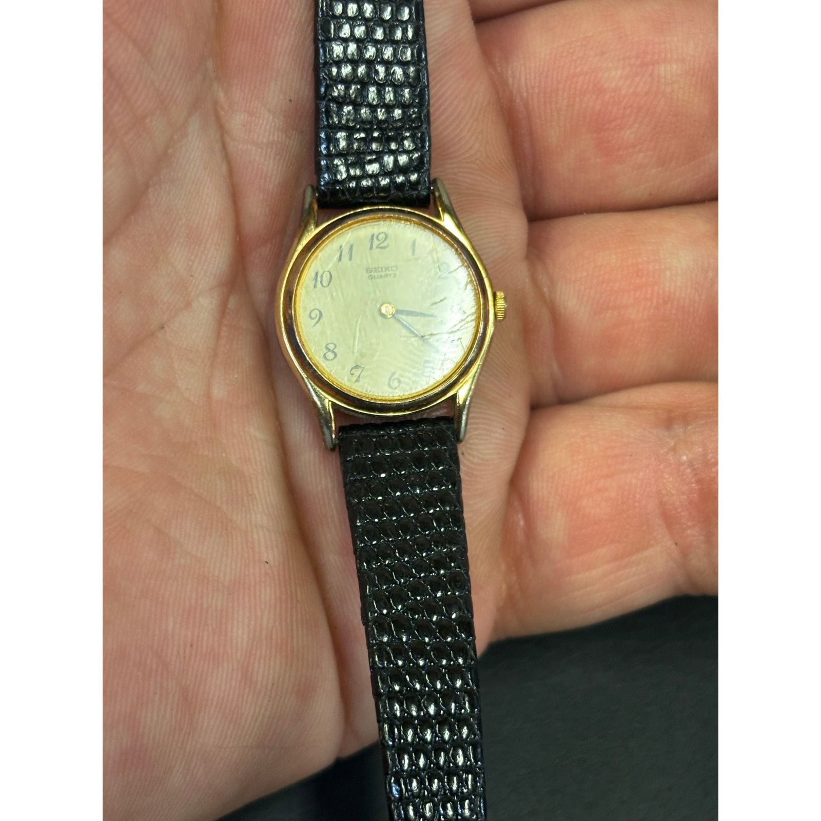 Seiko Vintage Seiko 2C20-0369 Gold Tone Women’s Watch! New Battery Size ONE SIZE - 4 Thumbnail