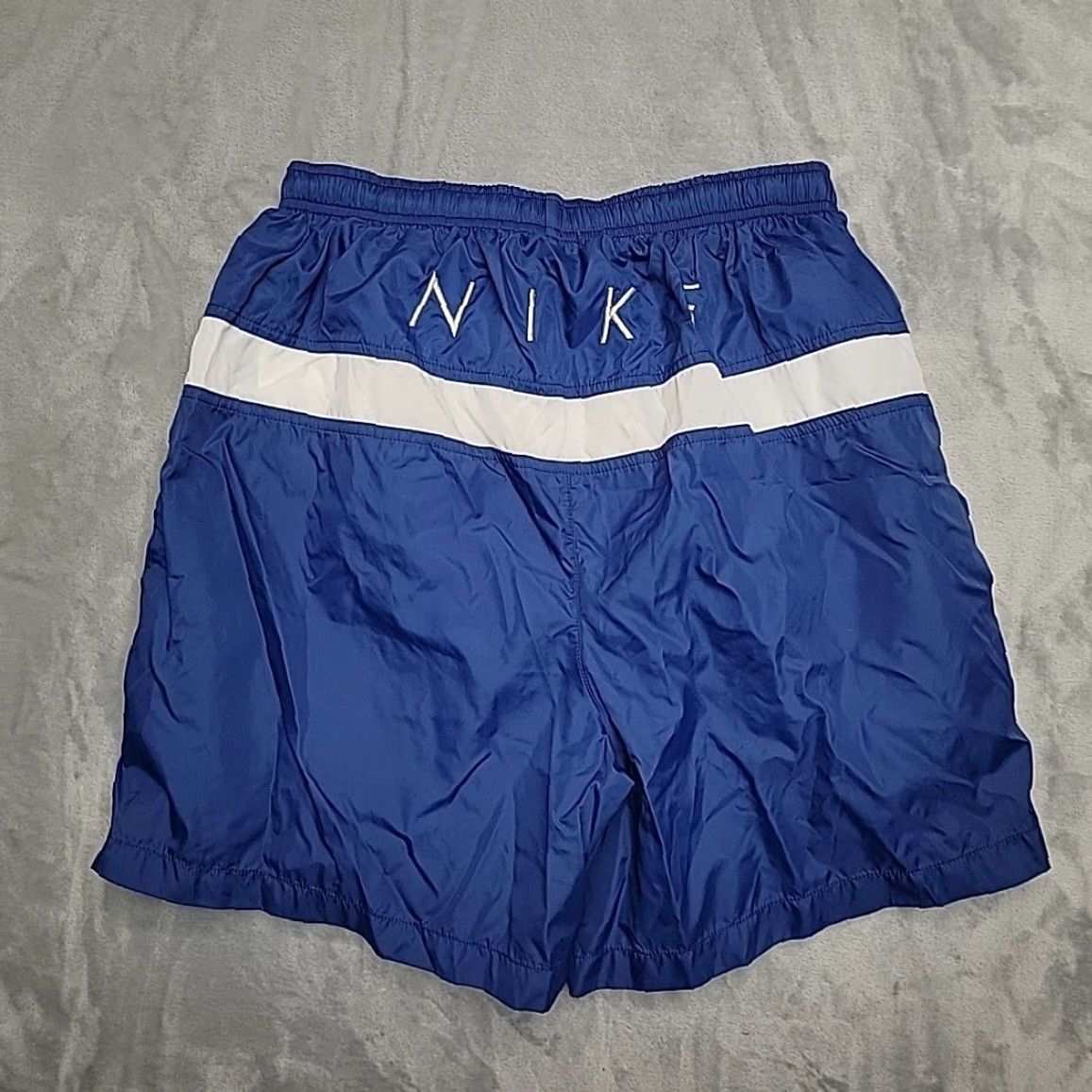 Nike VINTAGE Nike Shorts Men L Blue Lined Embroidered Spellout Swoosh Windbreaker 90s USA Pockets Logo Size US 33 - 6 Thumbnail