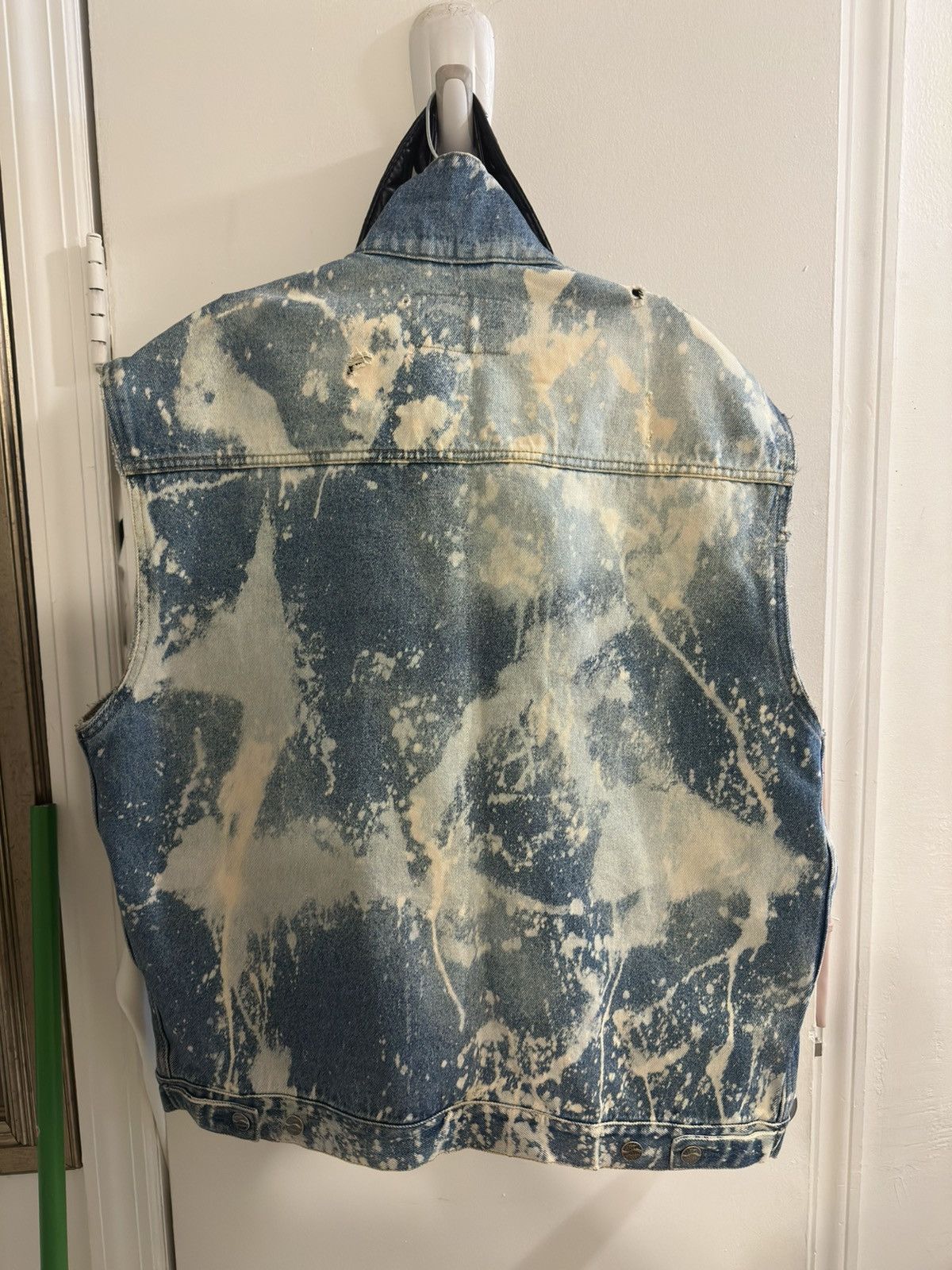 Port Authority Vintage Embroidered Bleached Denim Vest Size US L / EU 52-54 / 3 - 5 Thumbnail