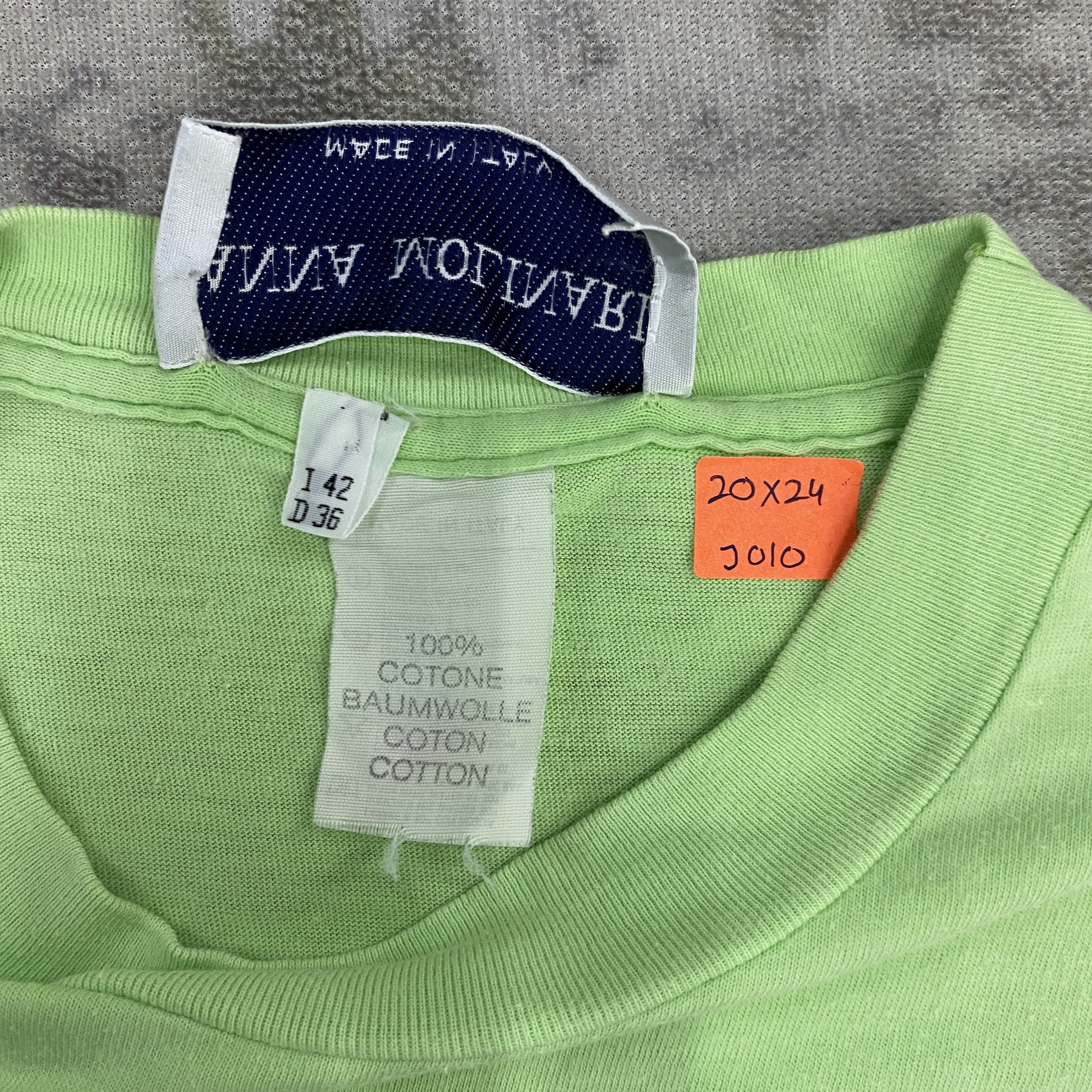 Vintage Vintage Anna Molinari T Shirt - J010 Size US M / EU 48-50 / 2 - 6 Thumbnail