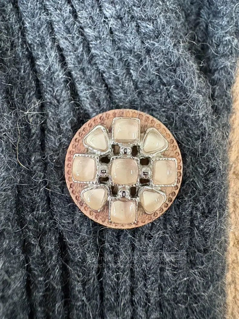 Chanel Chanel 19K Snow Series Khaki Snowflake Glaze Buckle Fair I Size XS / US 0-2 / IT 36-38 - 5 Thumbnail