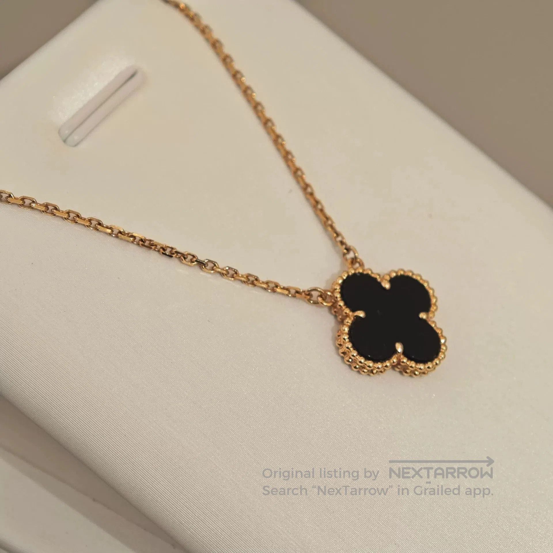 Van Cleef & Arpels Van Cleef & Arpels Black Flower Medium Necklace. Size ONE SIZE - 1 Thumbnail