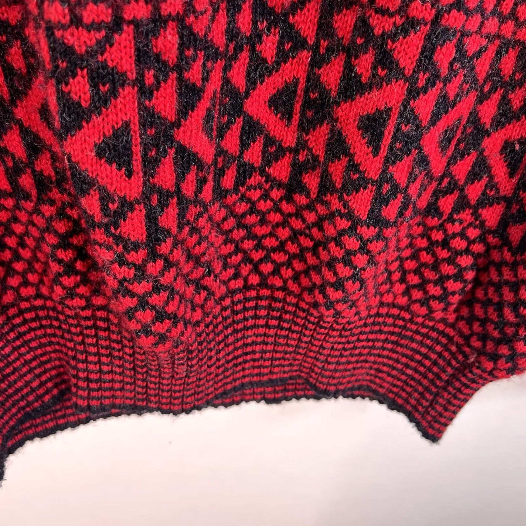 Vintage VINTAGE Savile Row Wool Sweater Men XL Crew Neck Geometric Pattern Red 80s 90s Classic Size US XL / EU 56 / 4 - 4 Thumbnail
