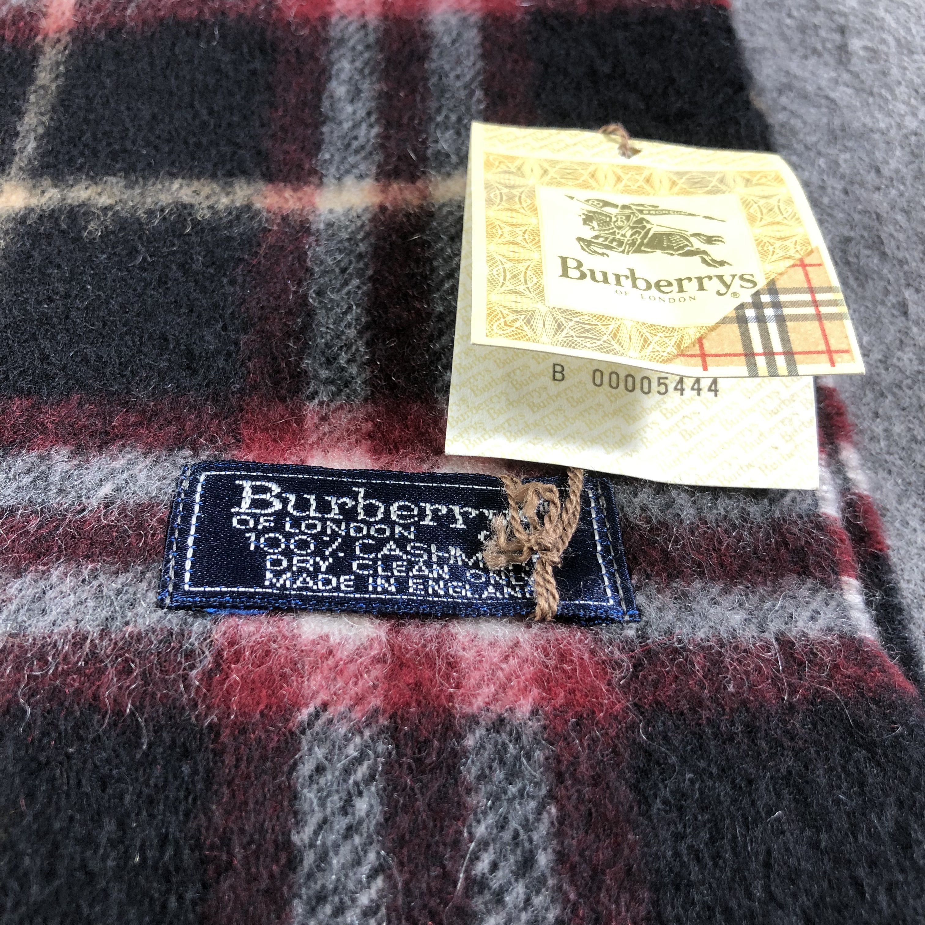 Burberry Burberrys Nova Check Cashmere Scarf Muffler V1623 Size ONE SIZE - 4 Thumbnail