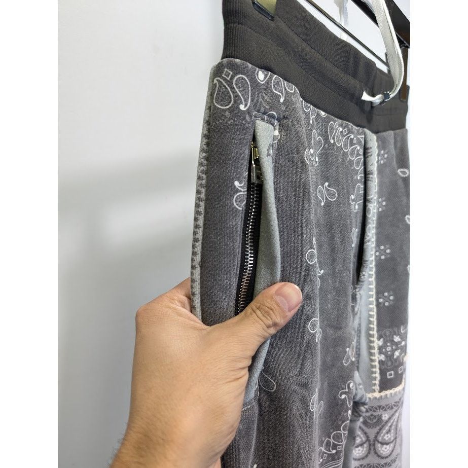 Amiri o1rshd1 Bandana Reconstruct Sweatpants & Joggers Black /Gray Size US 28 / EU 44 - 5 Thumbnail