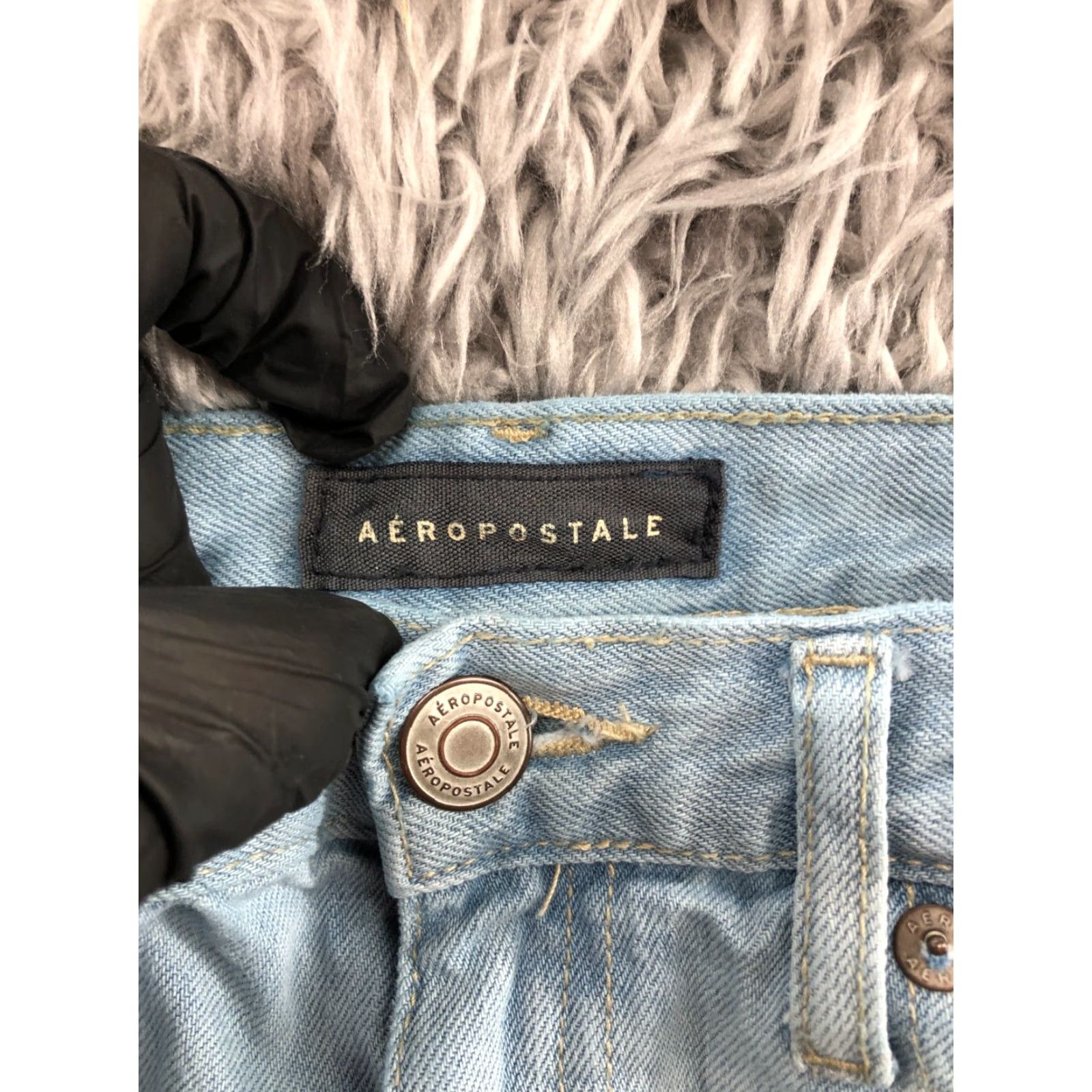 Vintage Aéropostale Cheeky Shorts Womens Size 4 Mid Rise Medium Wash Blue Denim Cotton 5-Pocket Logo Angel Pattern Solid Vintage: No Size 27" / US 4 / IT 40 - 6 Thumbnail